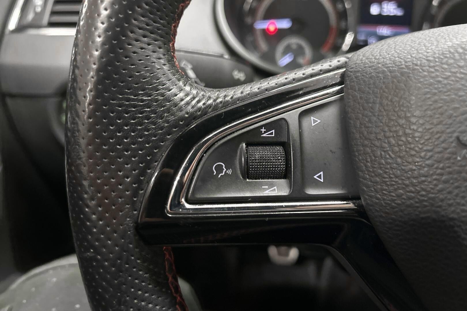 Skoda Octavia iso kuva 11