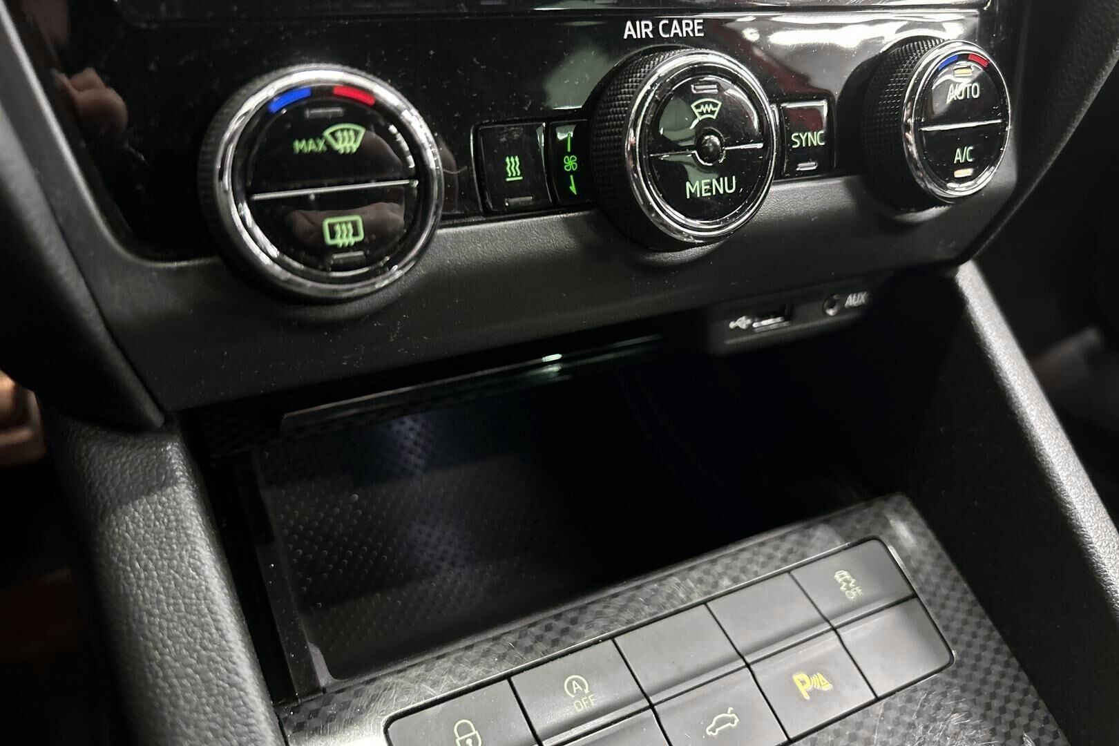 Skoda Octavia iso kuva 14