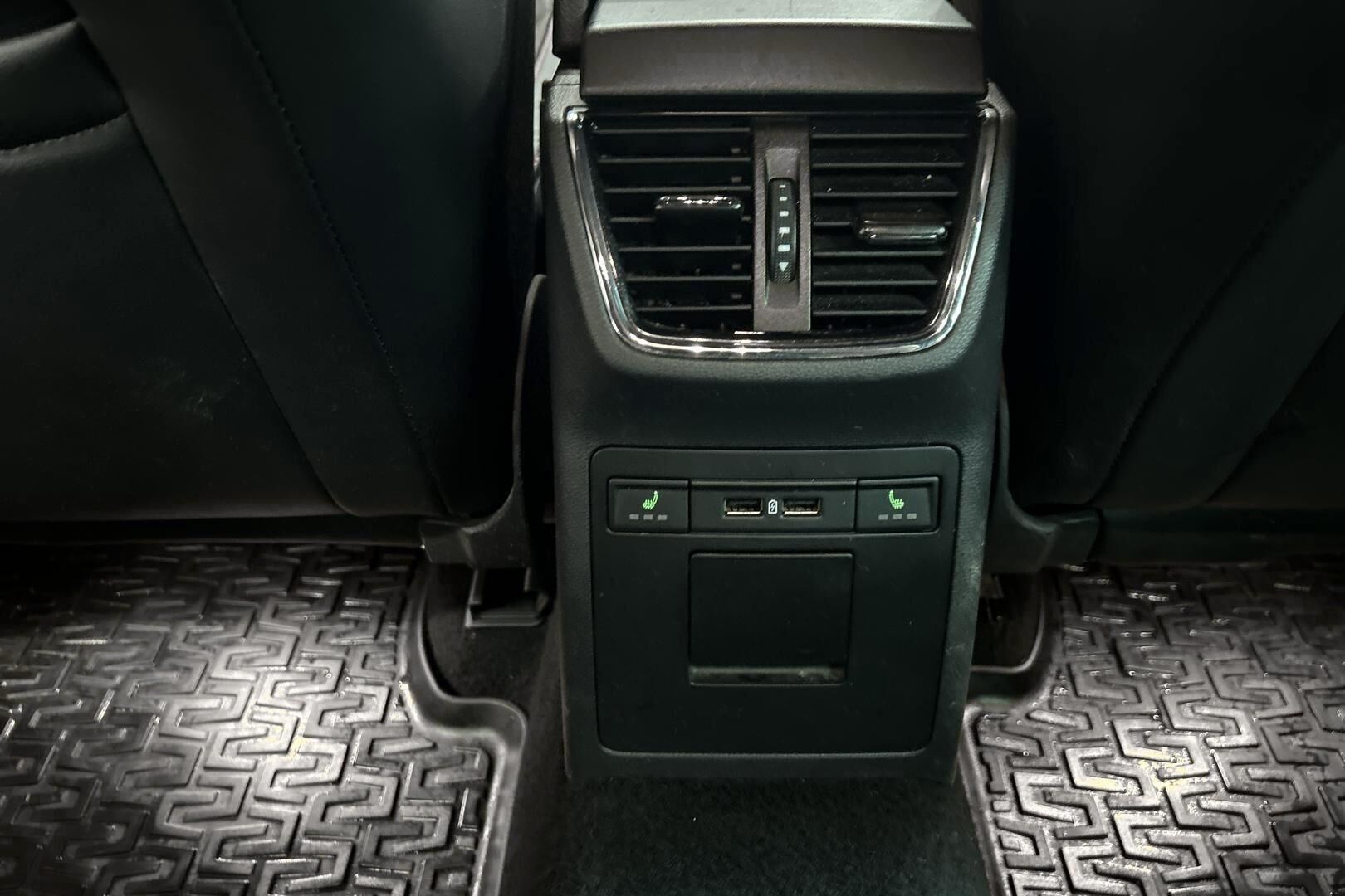 Skoda Octavia iso kuva 18