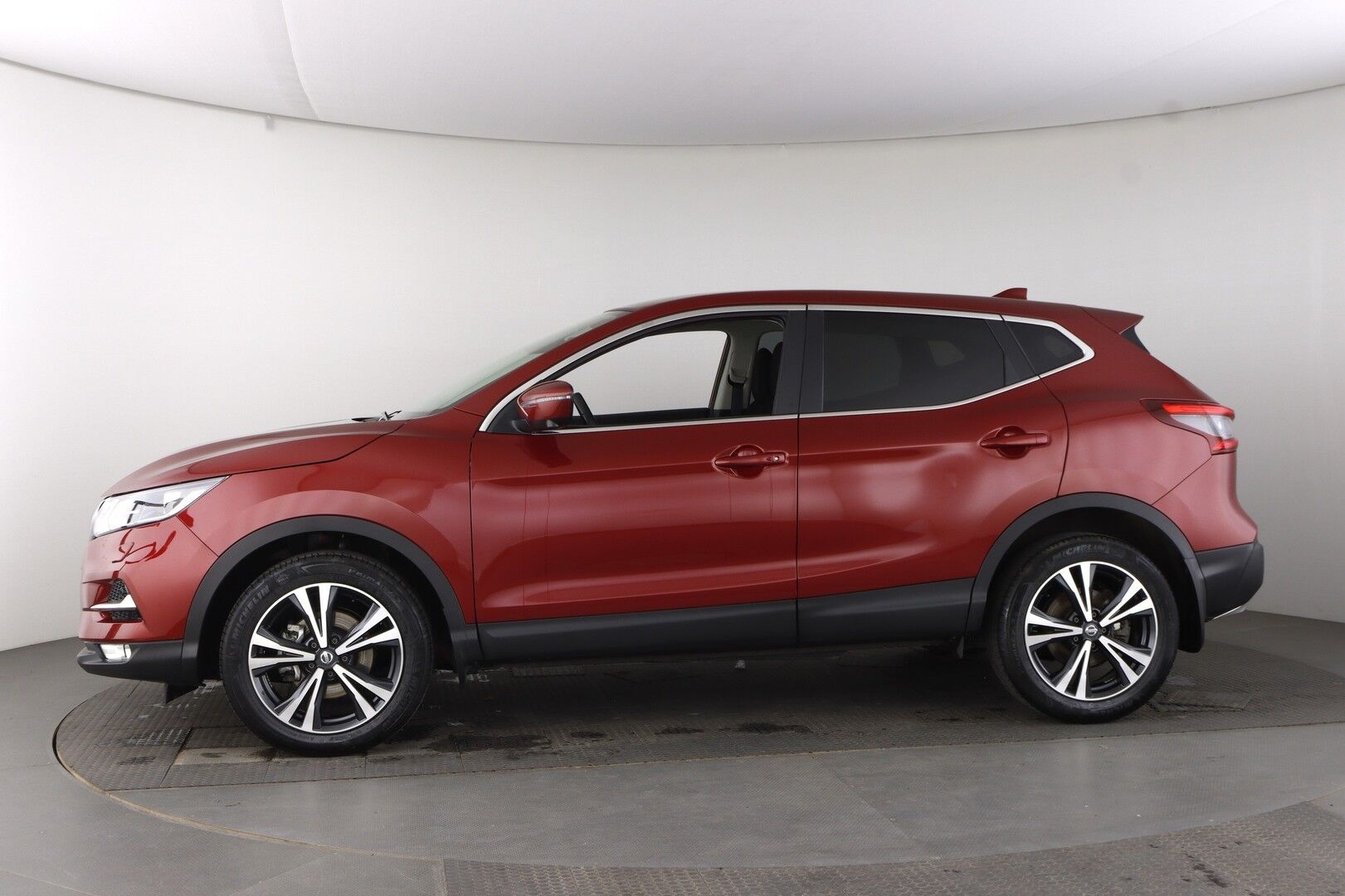 Nissan Qashqai iso kuva 0