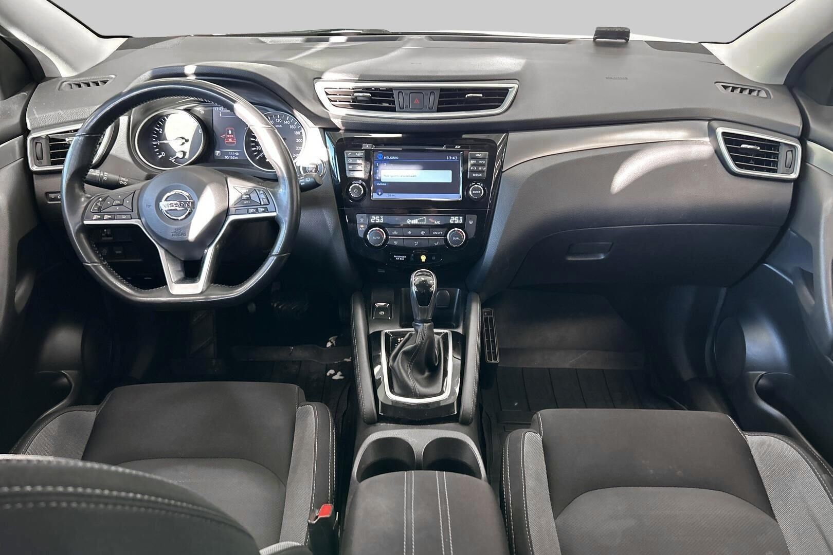 Nissan Qashqai iso kuva 10