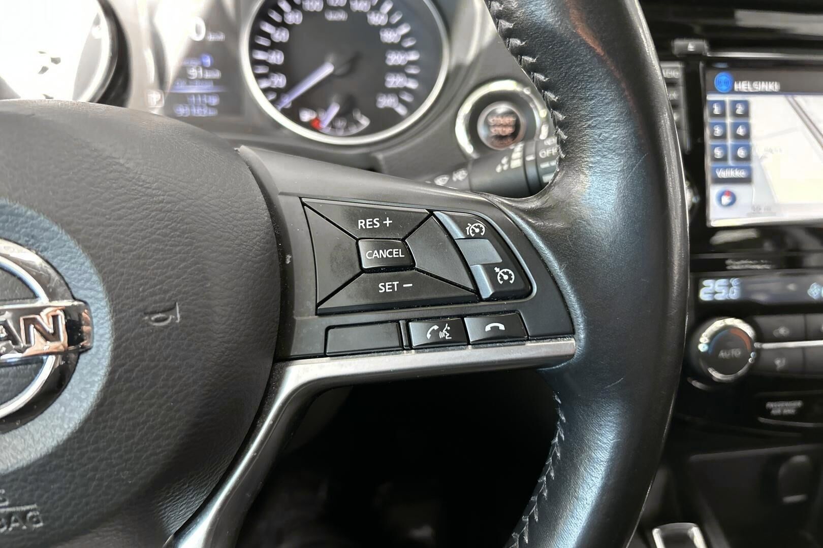 Nissan Qashqai iso kuva 15