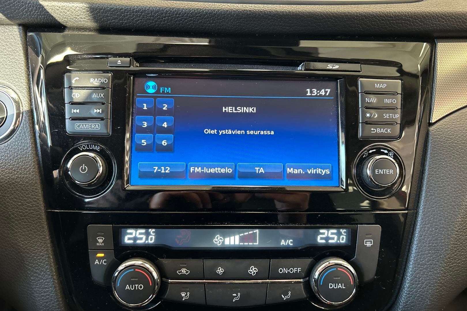 Nissan Qashqai iso kuva 22