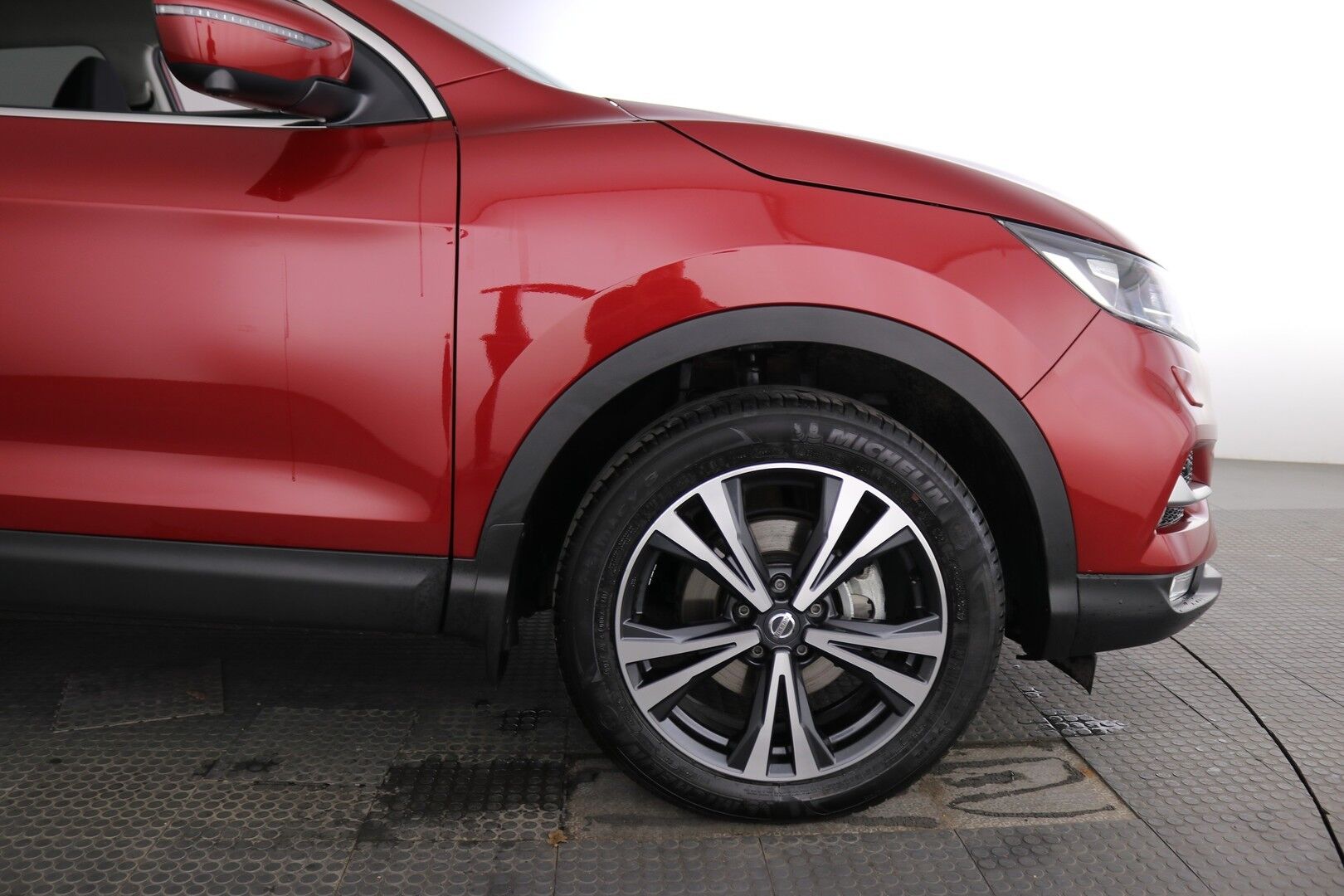 Nissan Qashqai iso kuva 7