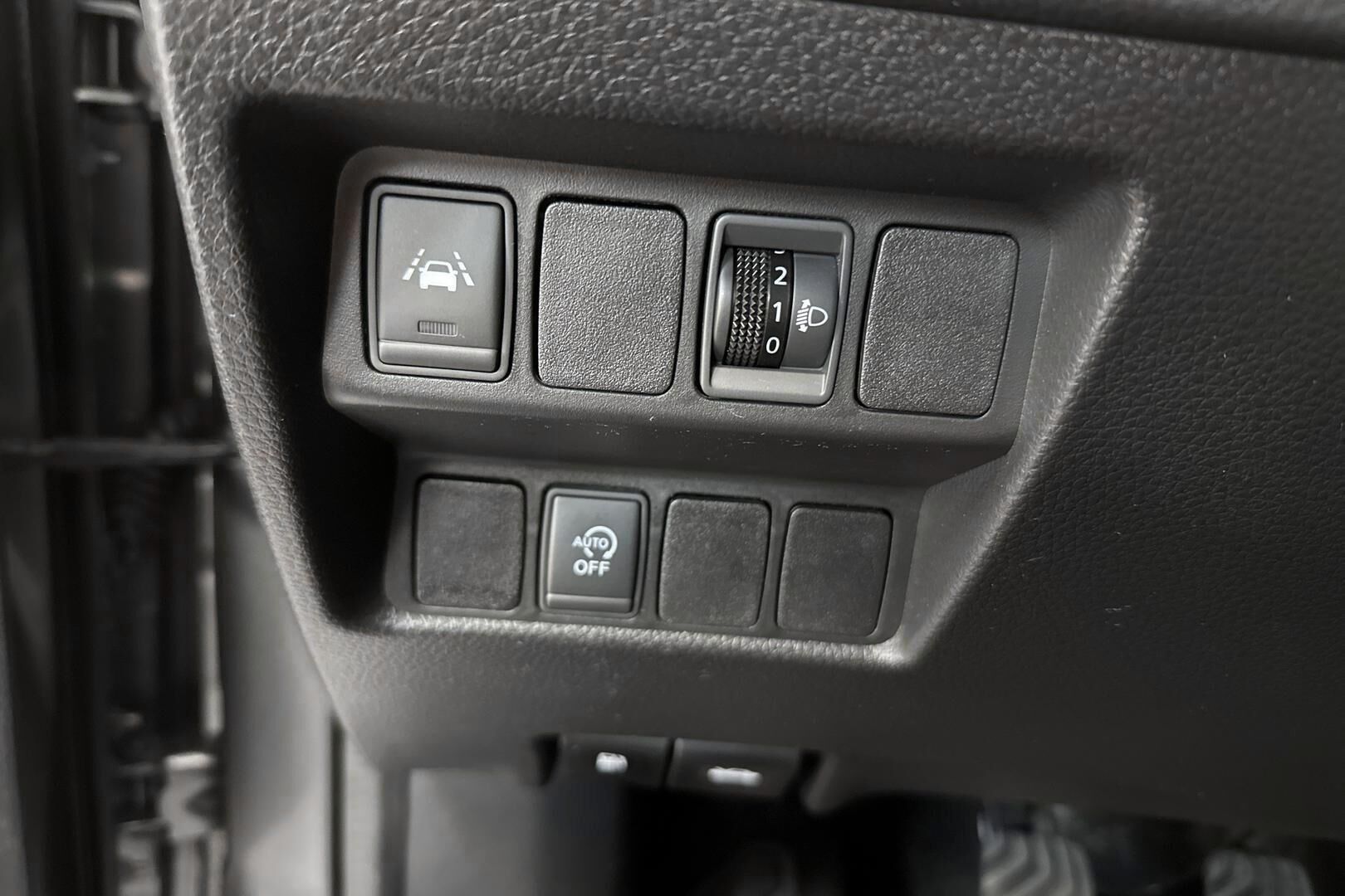 Nissan Qashqai iso kuva 16
