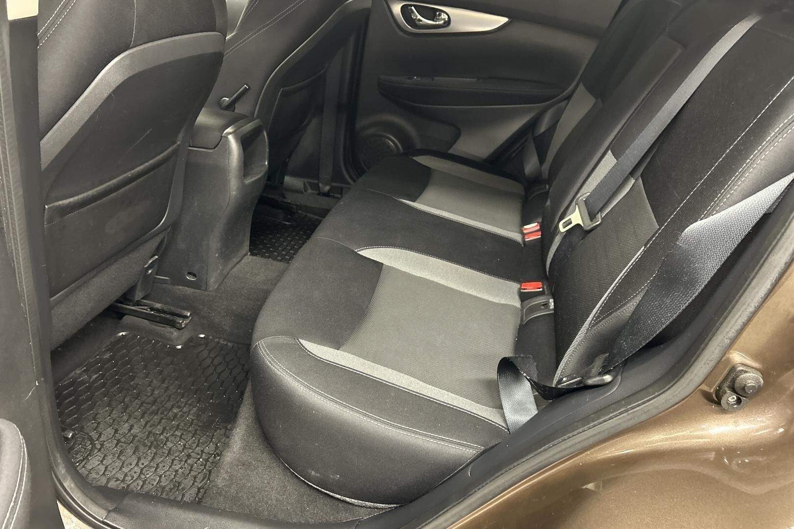 Nissan Qashqai iso kuva 10