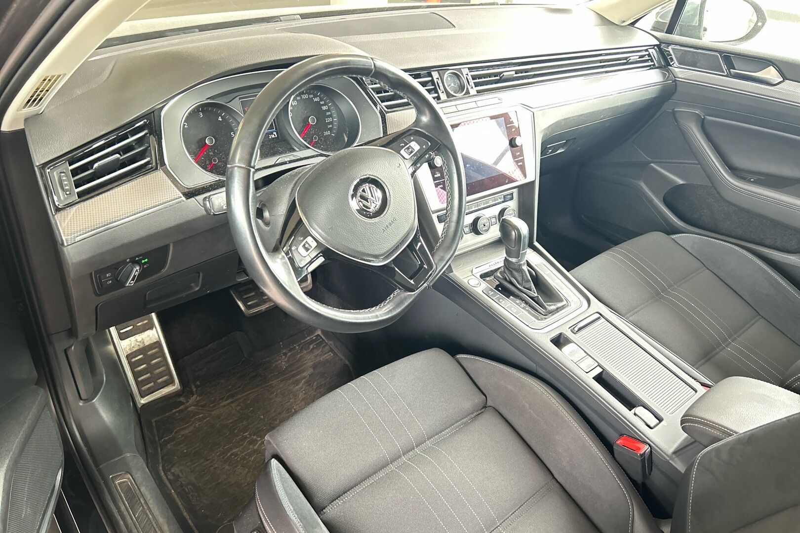 Volkswagen Passat iso kuva 1