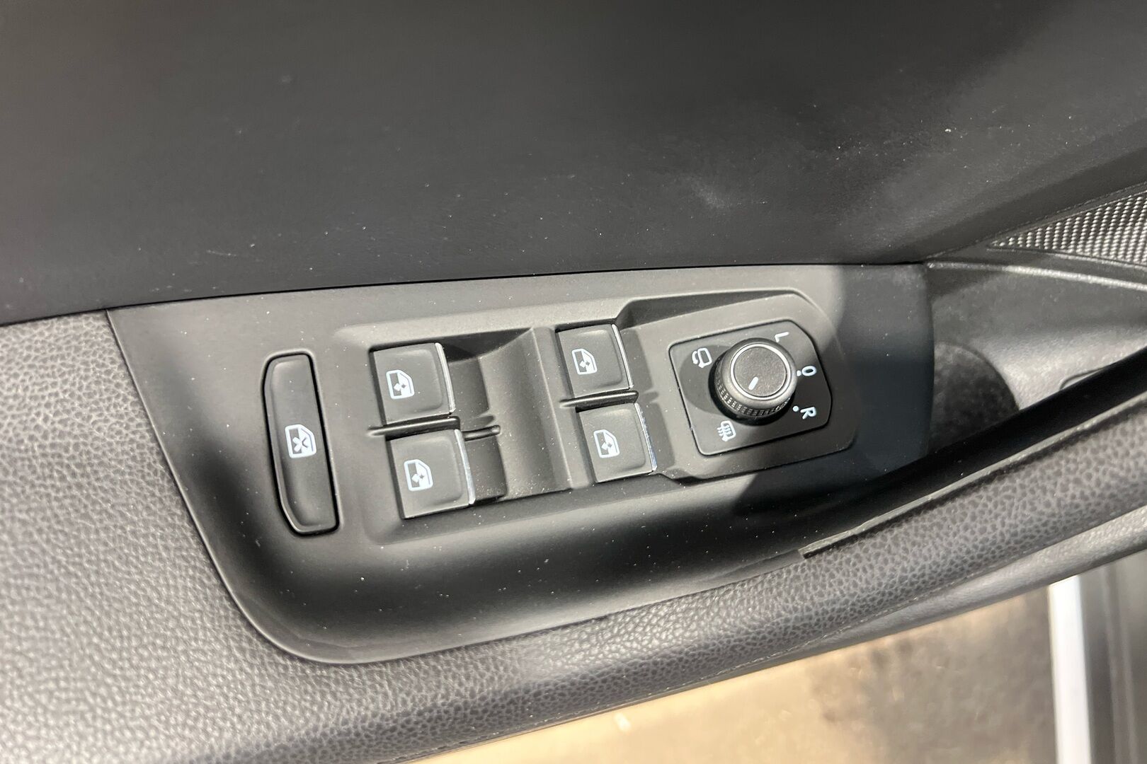 Volkswagen Passat iso kuva 18