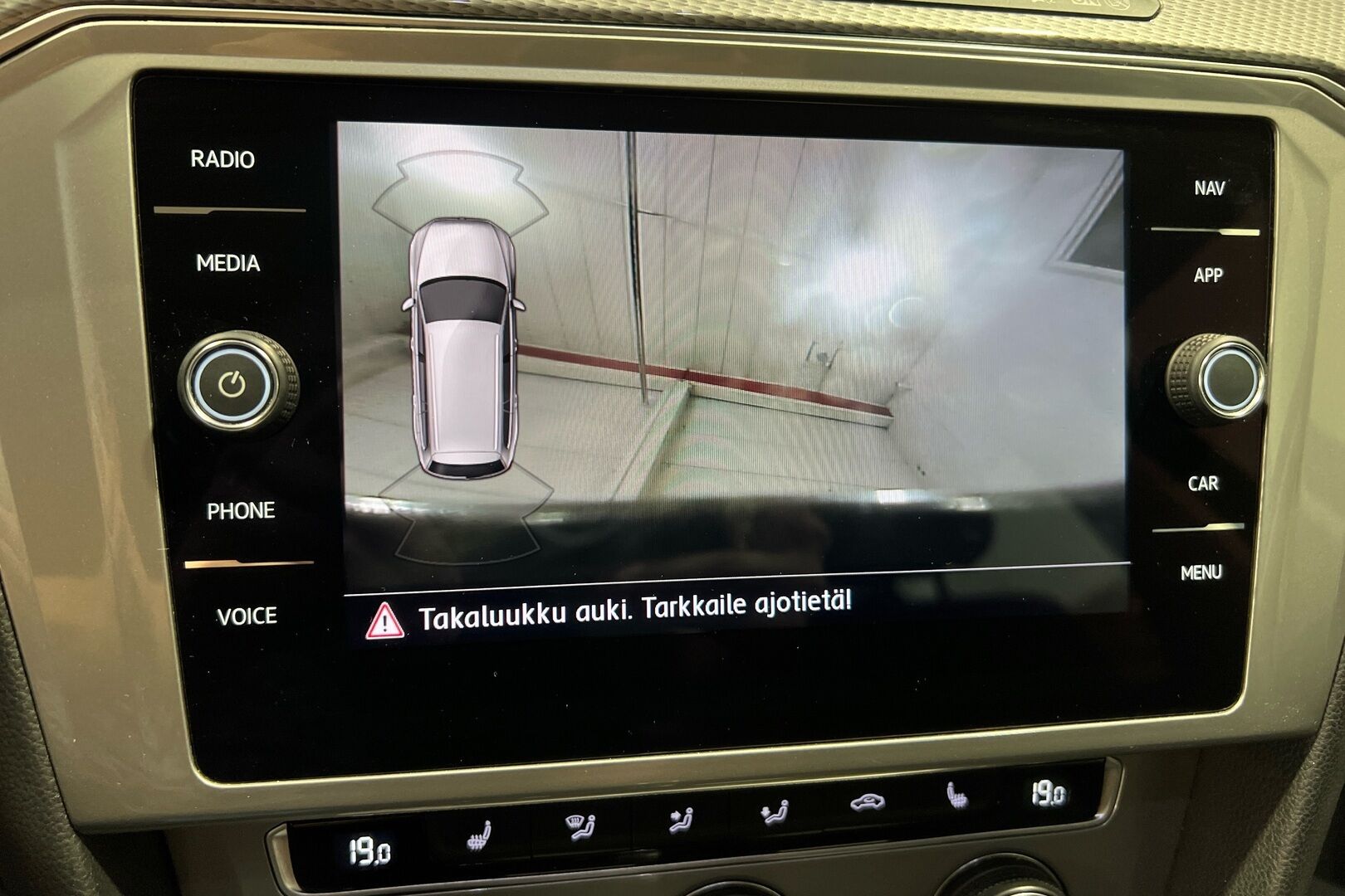 Volkswagen Passat iso kuva 21