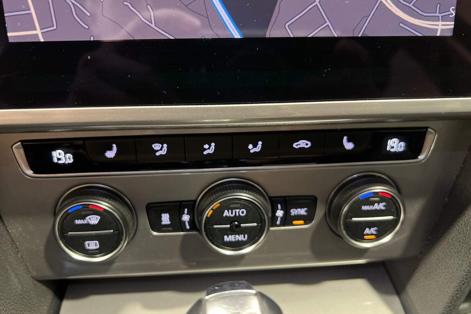 Volkswagen Passat iso kuva 23