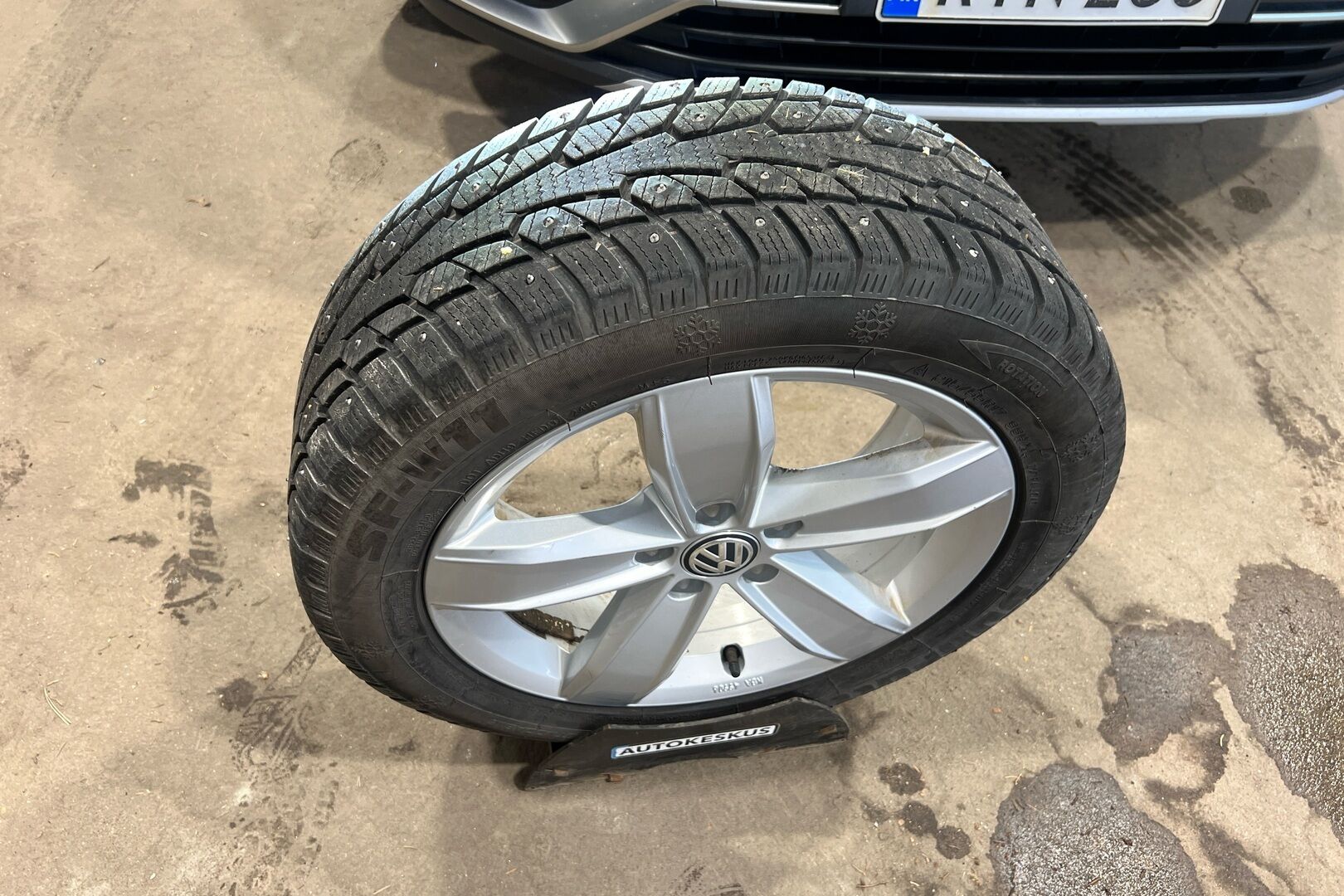 Volkswagen Passat iso kuva 24