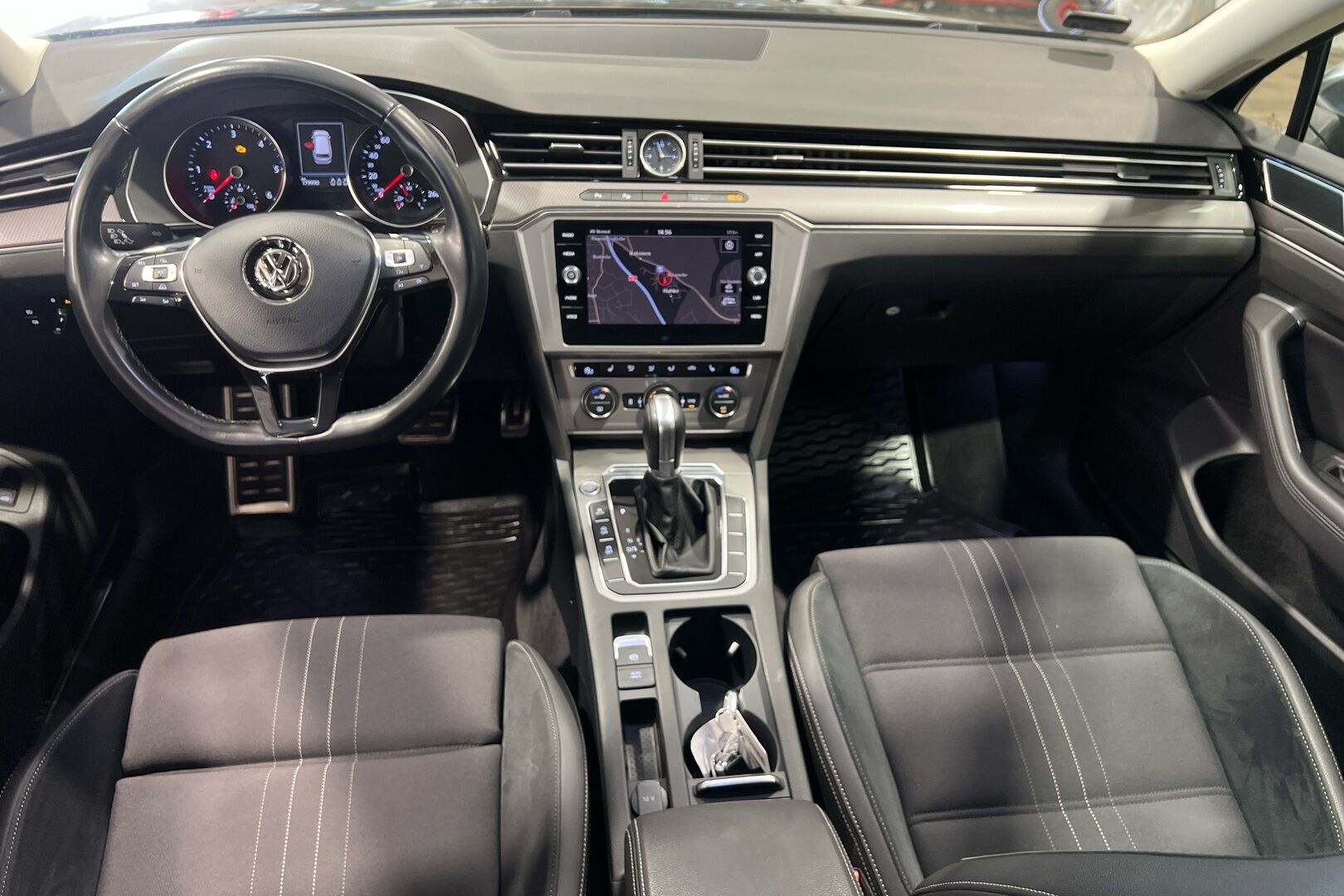 Volkswagen Passat iso kuva 6