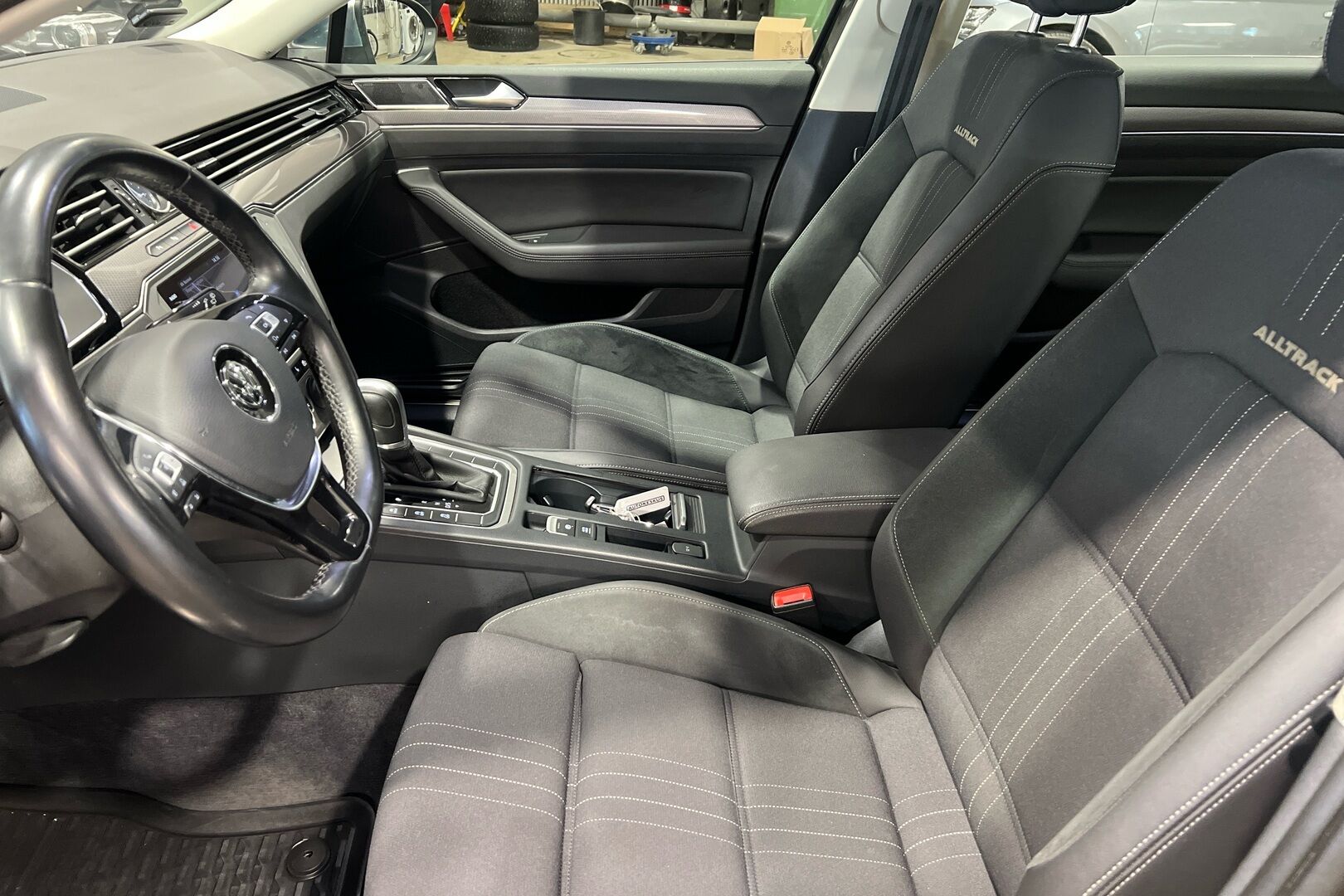 Volkswagen Passat iso kuva 7