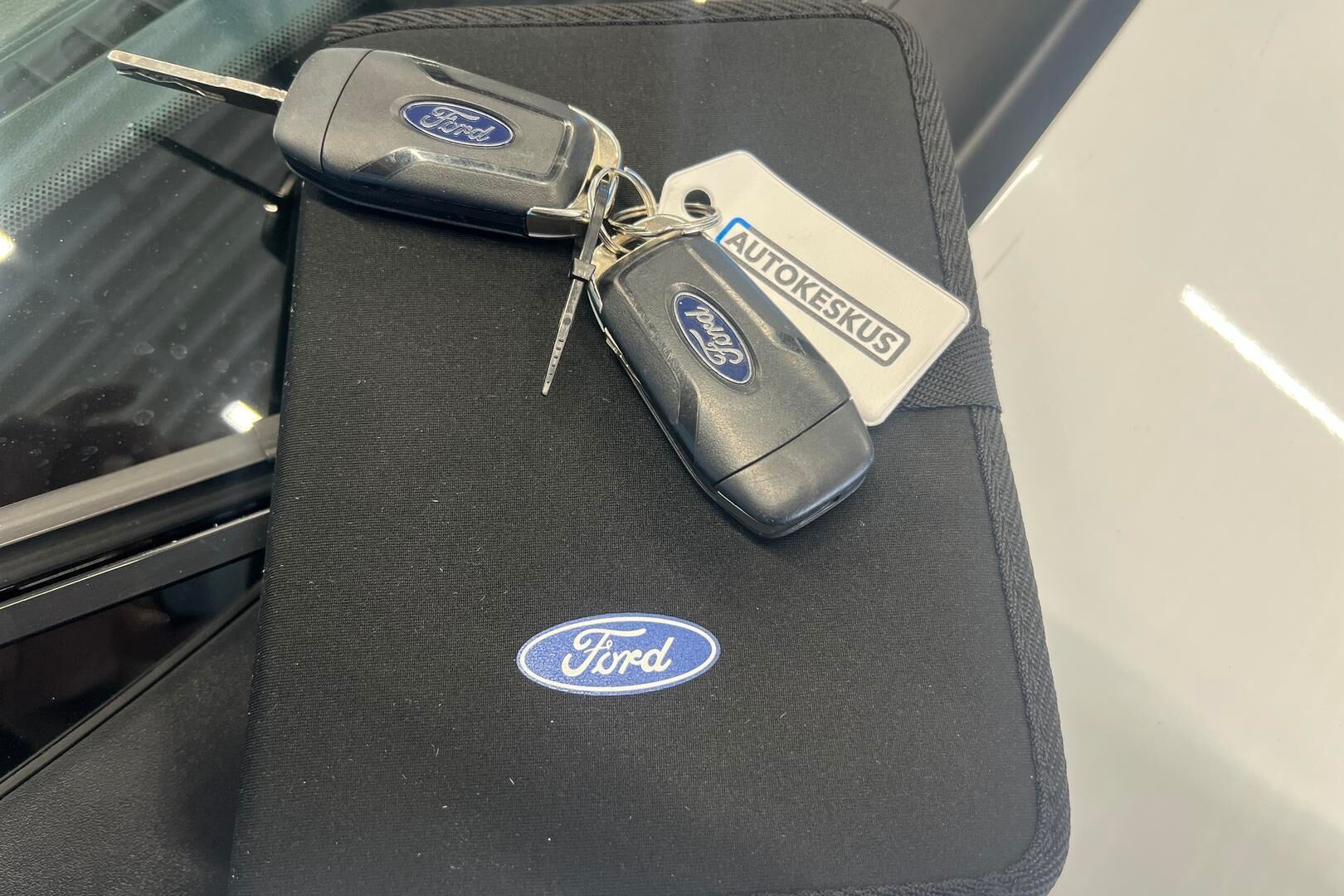 Ford Fiesta iso kuva 19