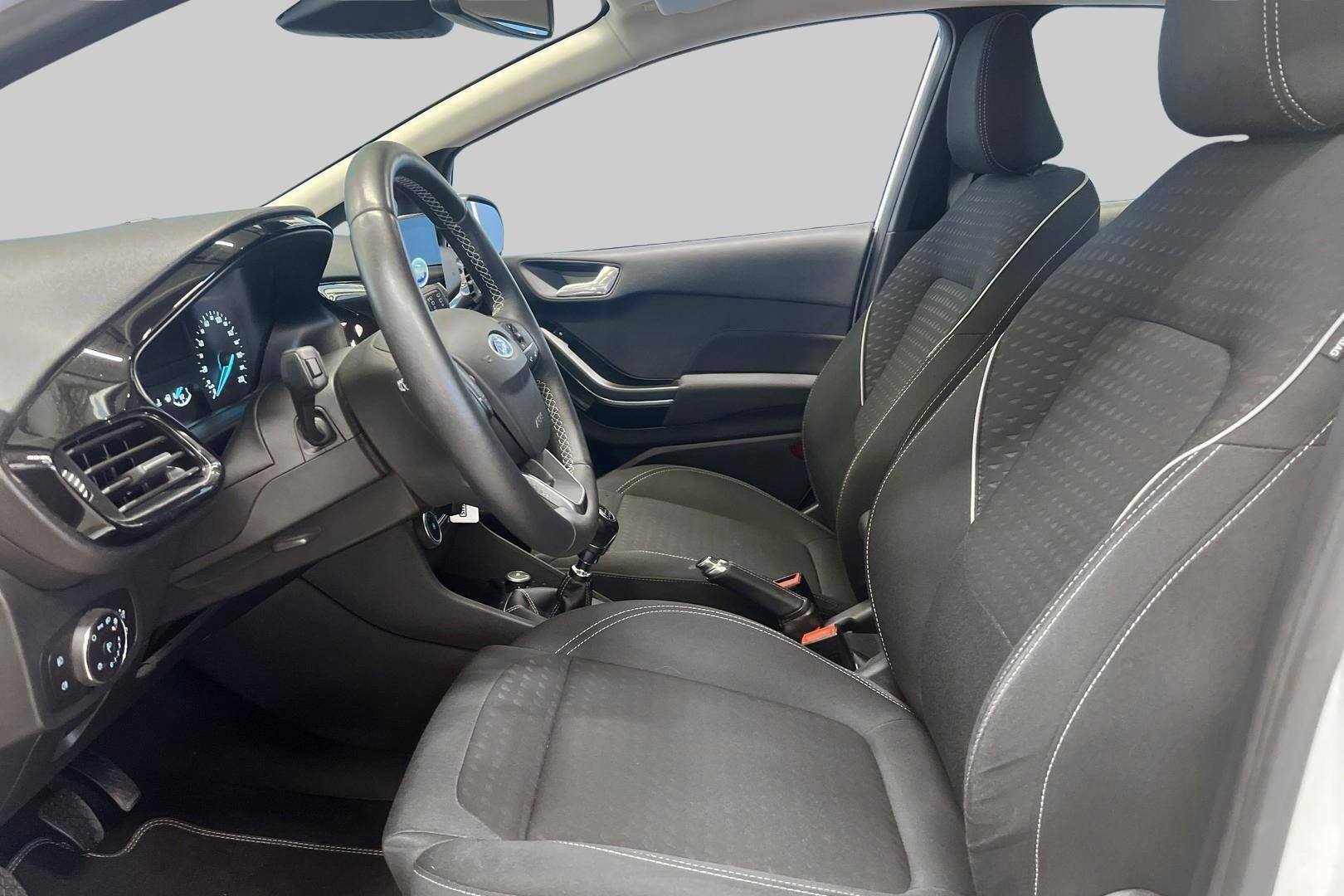 Ford Fiesta iso kuva 6