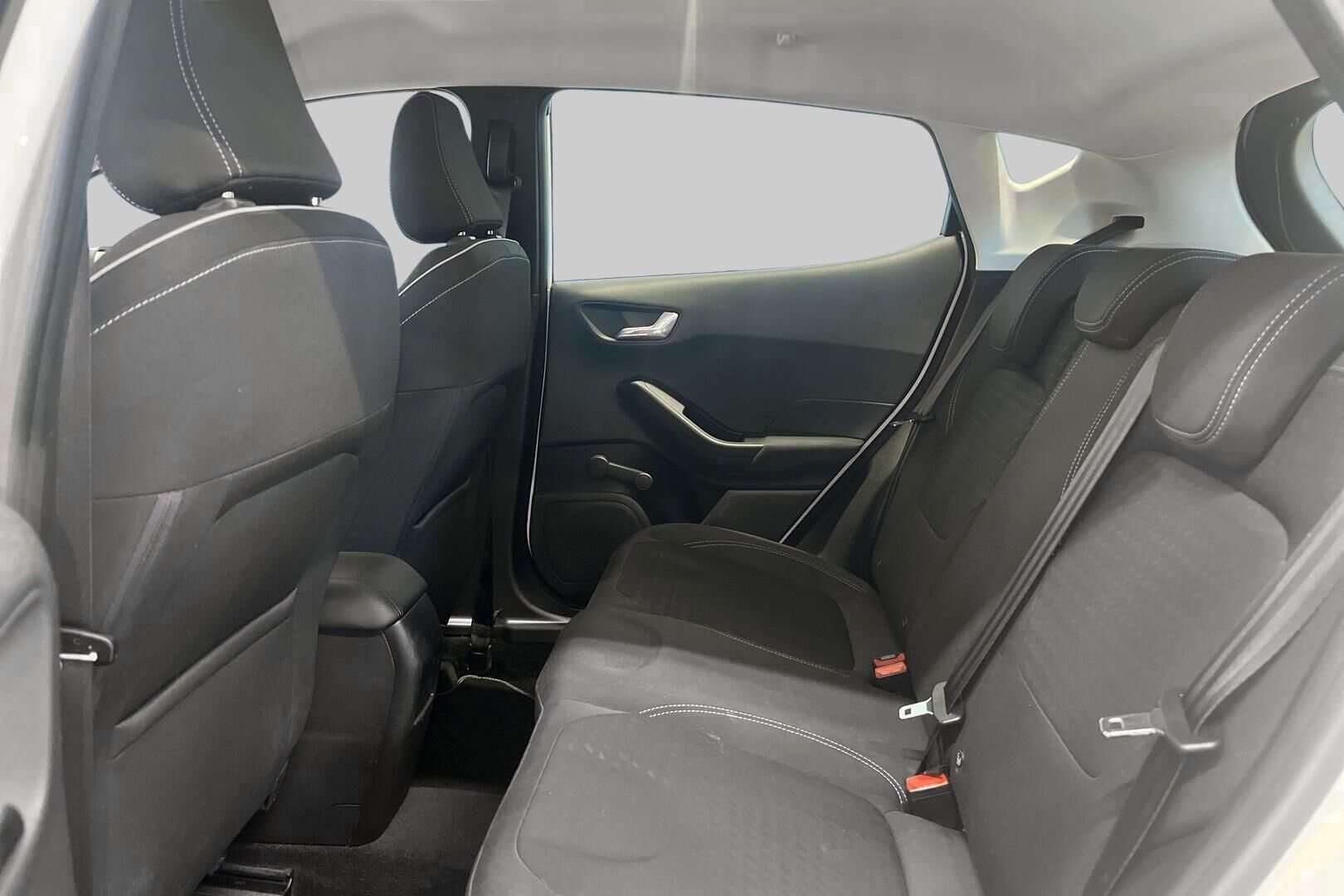 Ford Fiesta iso kuva 7