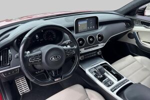 Kia Stinger esikatselu 2
