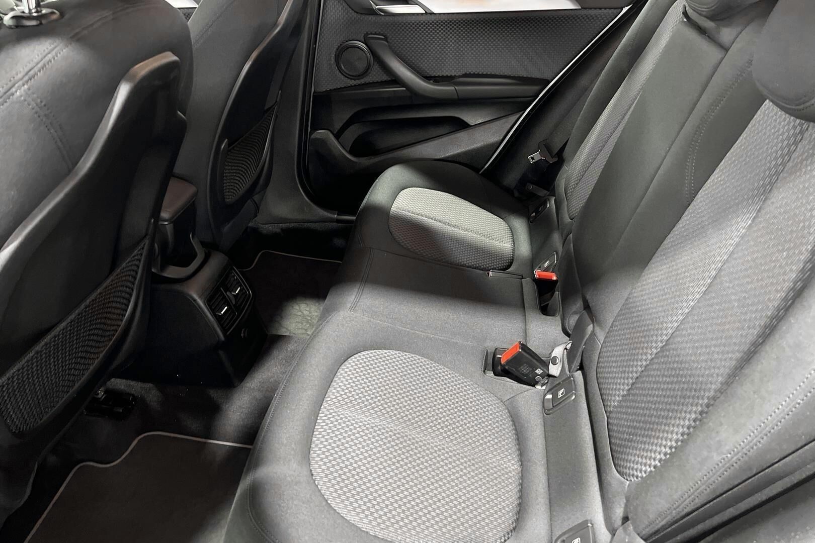 BMW X2 iso kuva 10