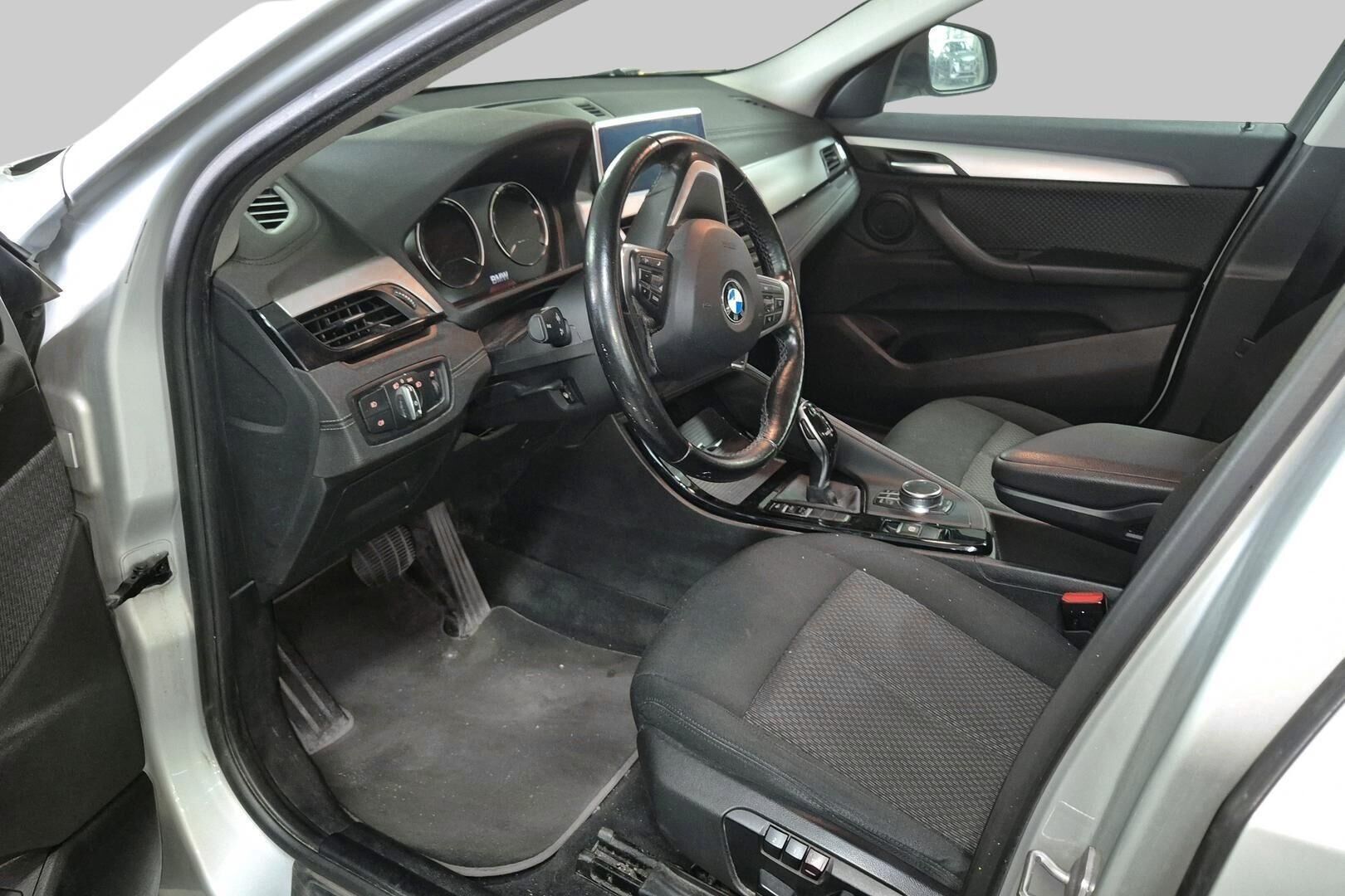 BMW X2 iso kuva 2