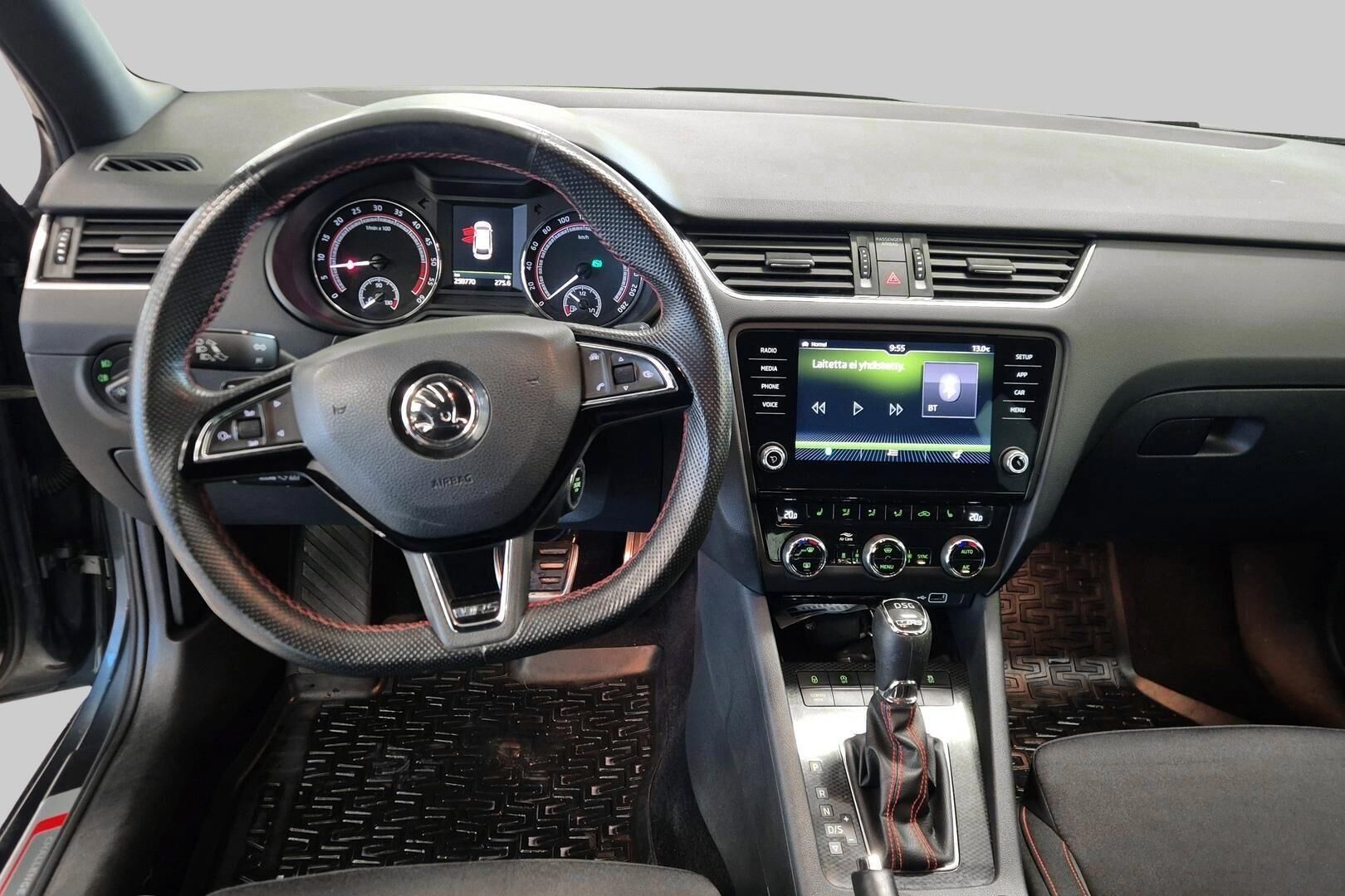 Skoda Octavia iso kuva 11