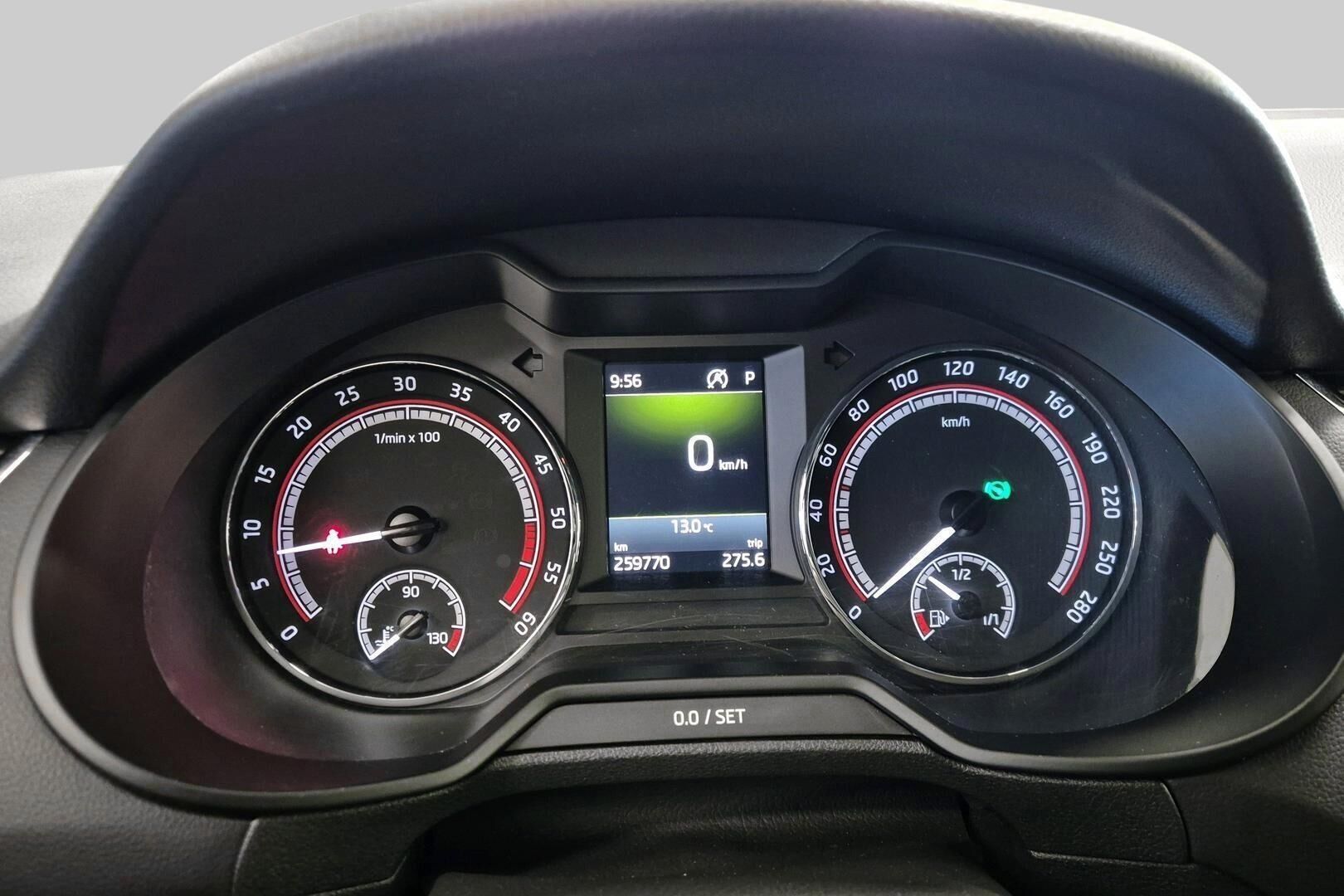 Skoda Octavia iso kuva 14