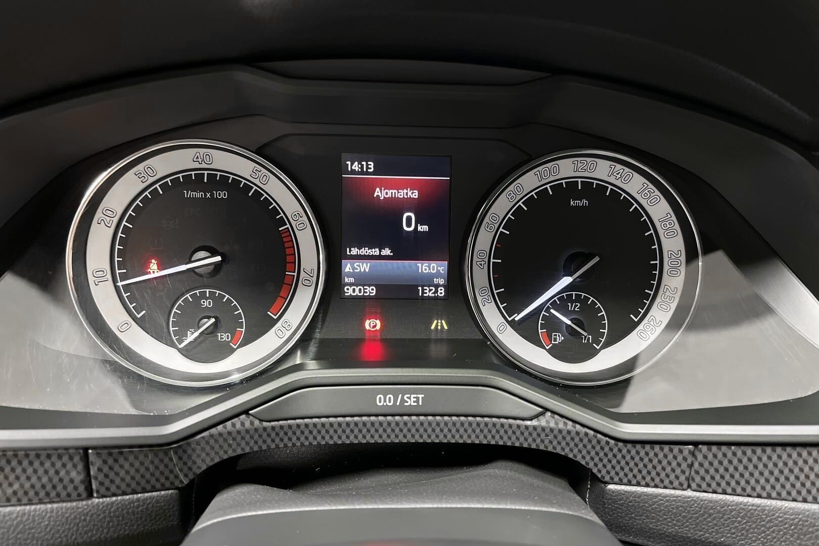 Skoda Superb iso kuva 14