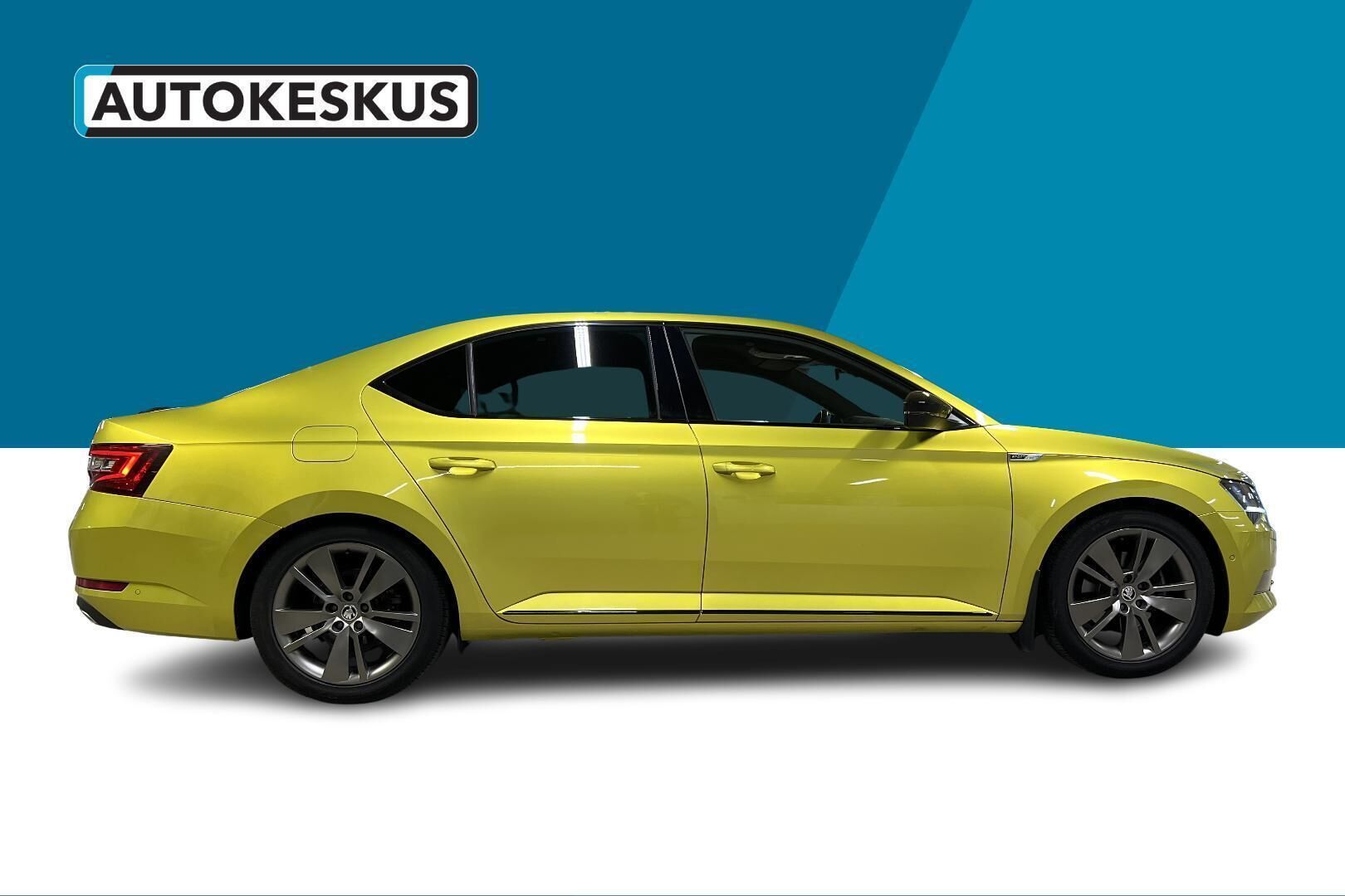 Skoda Superb iso kuva 4
