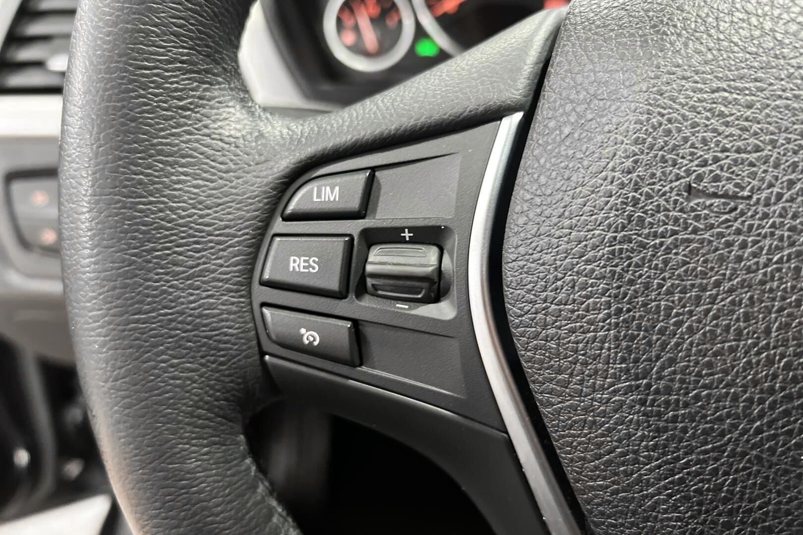BMW 3-sarja iso kuva 12