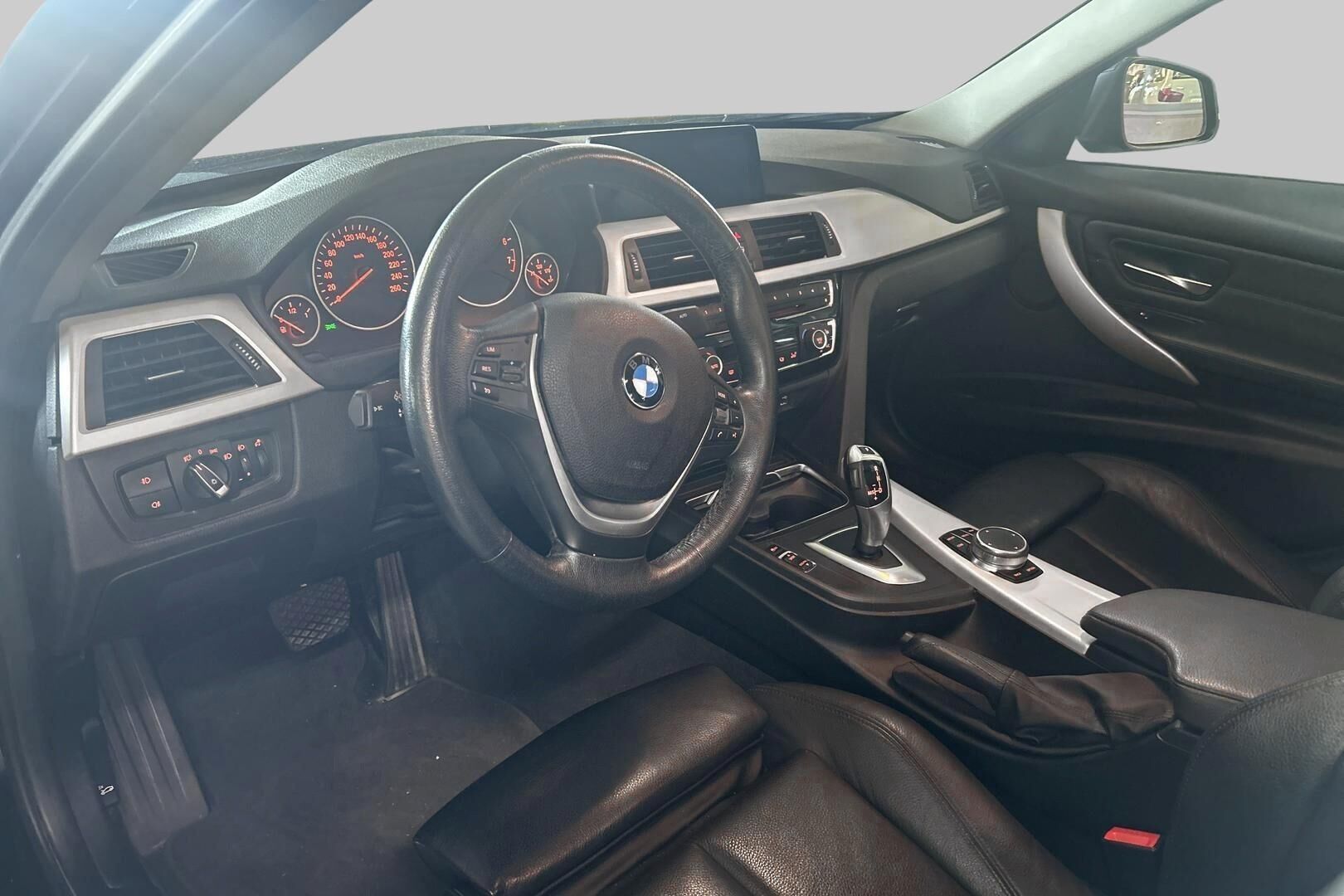 BMW 3-sarja iso kuva 2