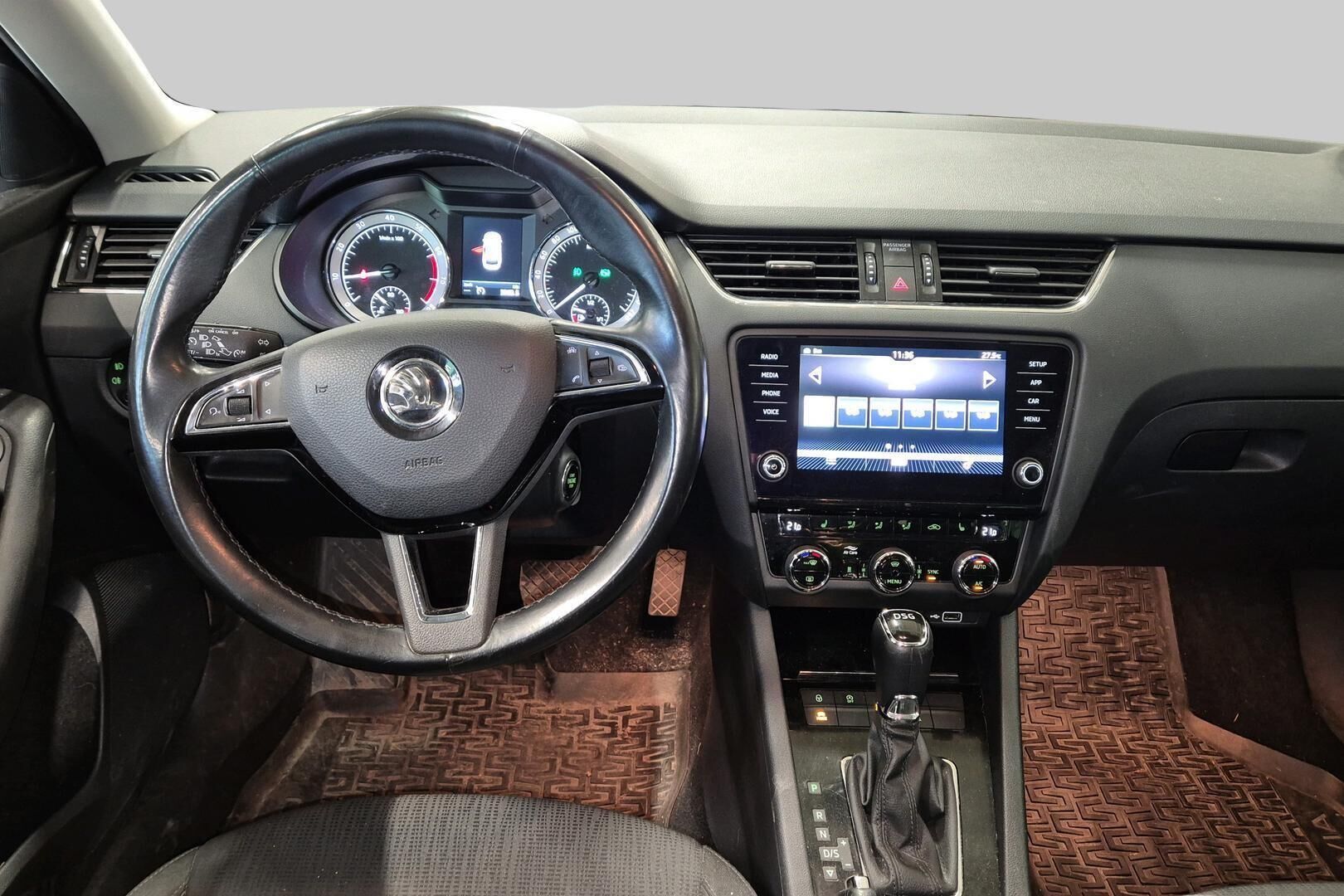 Skoda Octavia iso kuva 2