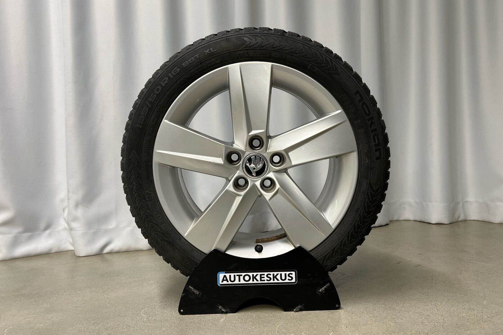 Skoda Rapid iso kuva 16