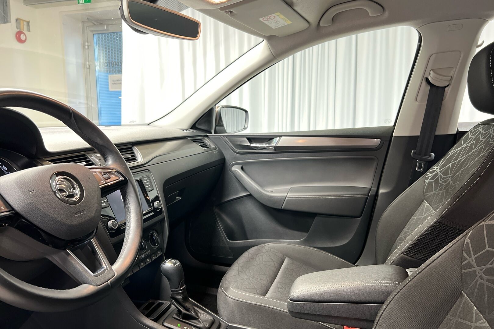 Skoda Rapid iso kuva 7