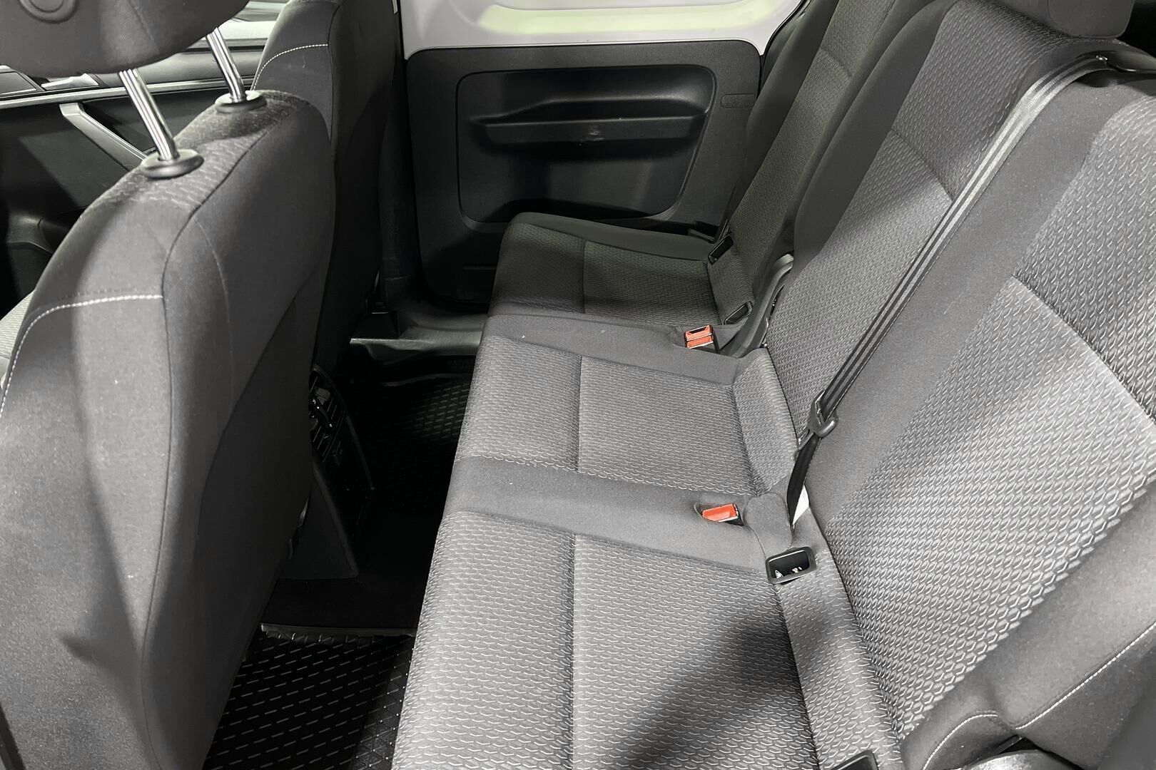Volkswagen Caddy Maxi iso kuva 8