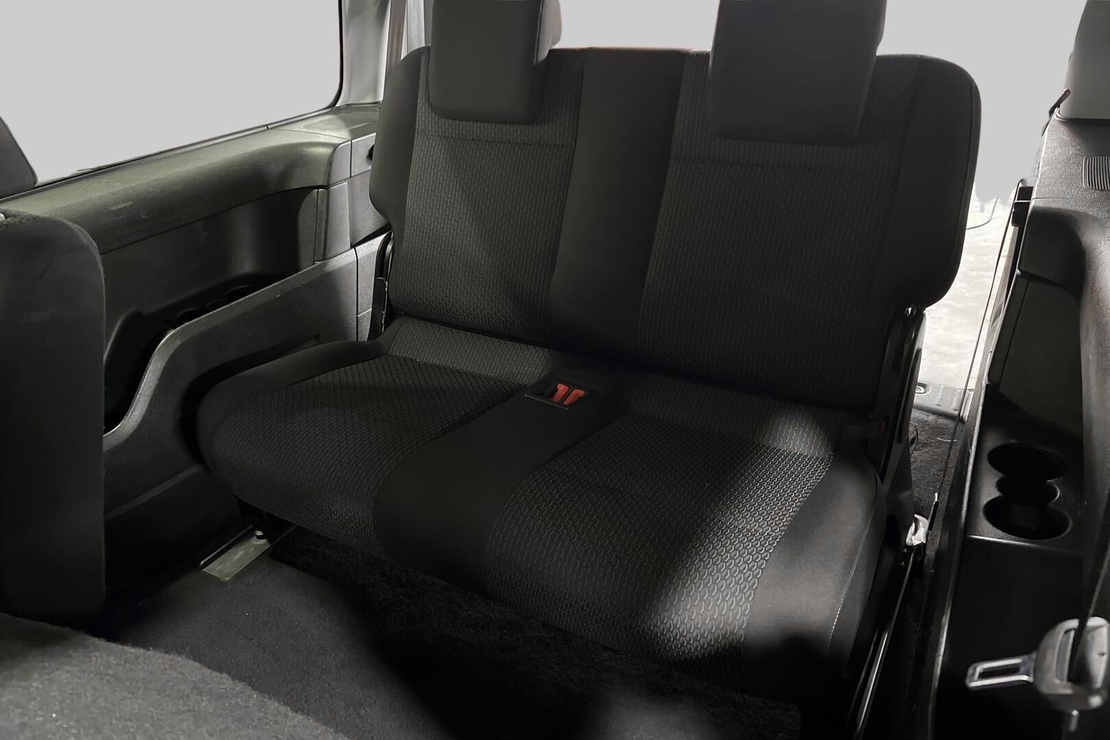 Volkswagen Caddy Maxi iso kuva 20