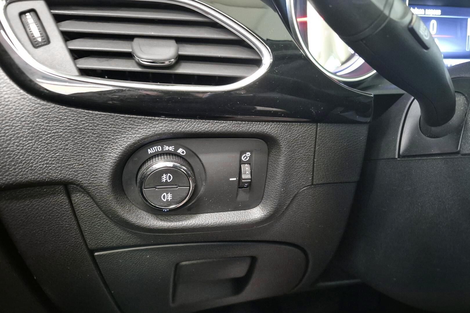 Opel Astra iso kuva 21