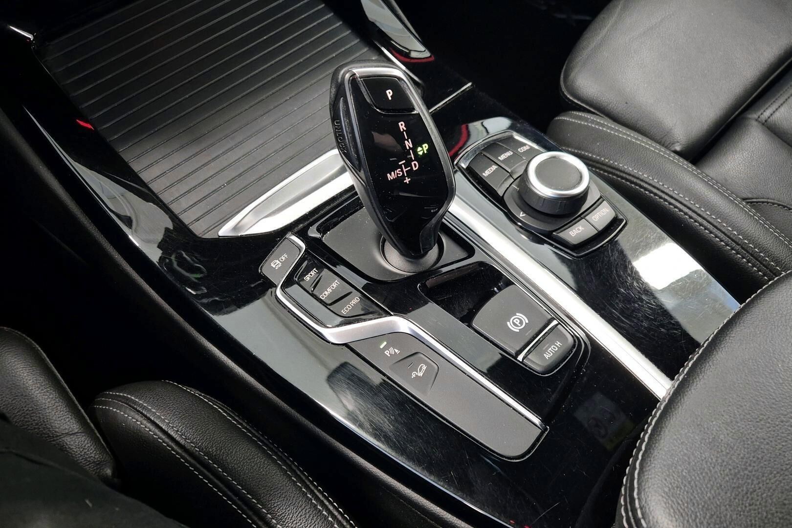 BMW X3 iso kuva 16