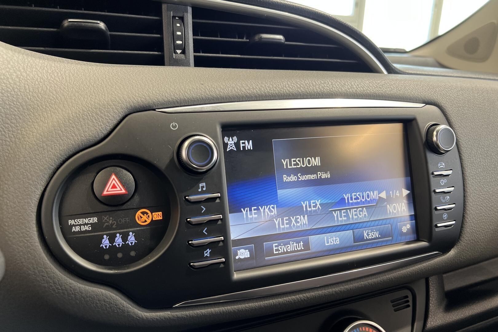 Toyota Yaris iso kuva 14