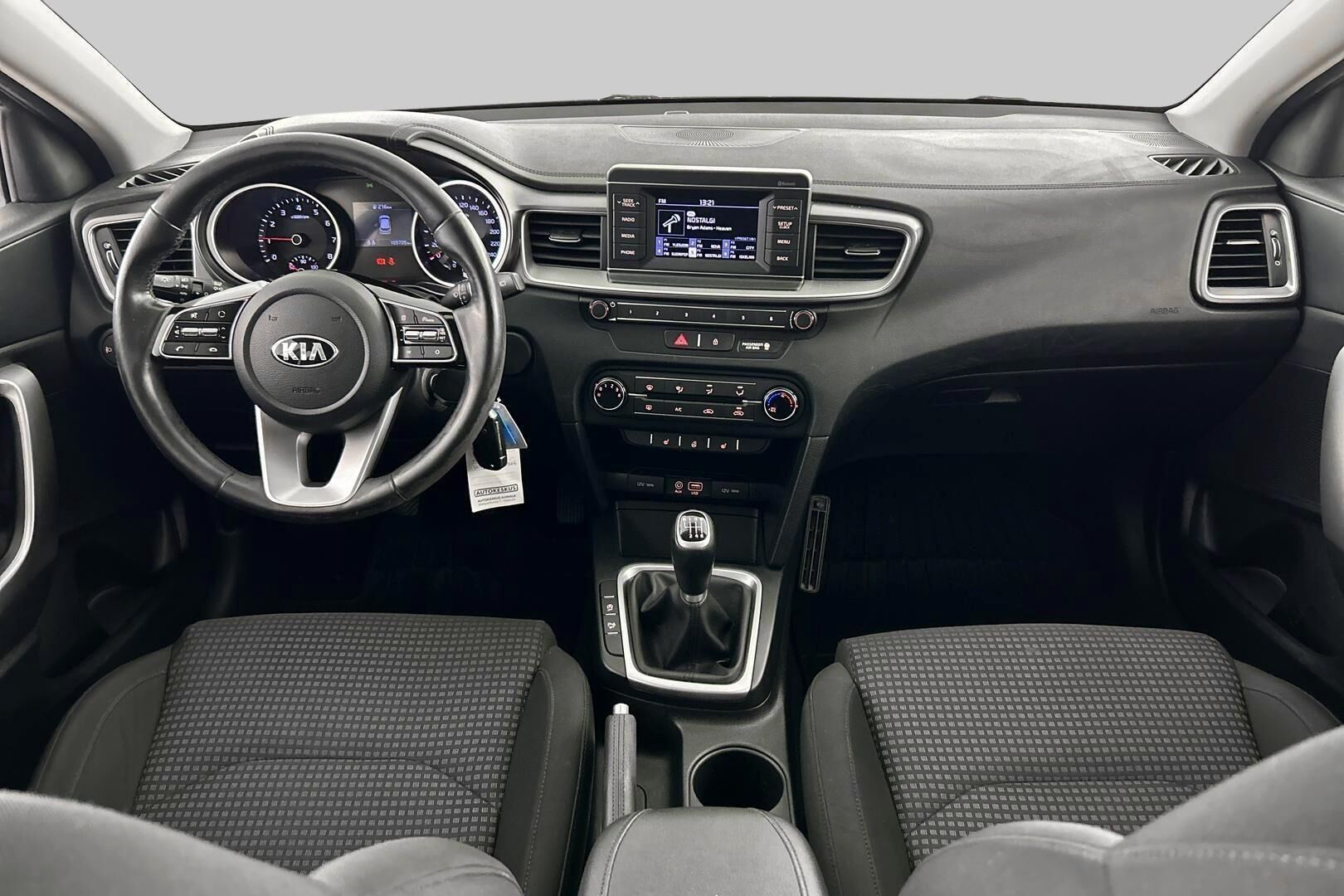Kia Ceed iso kuva 11