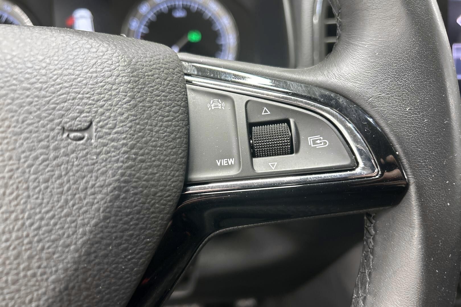 Skoda Karoq iso kuva 16