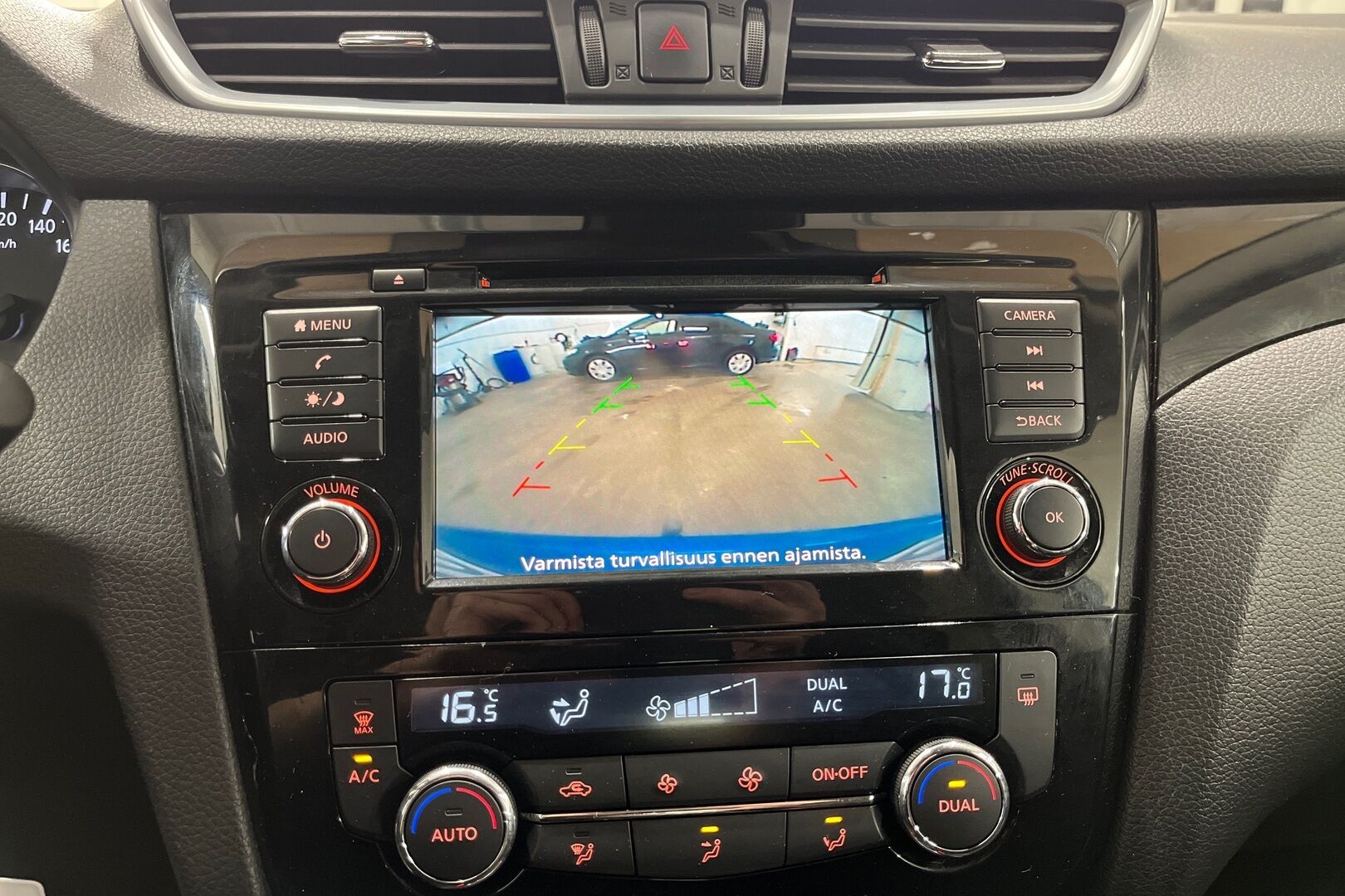 Nissan Qashqai iso kuva 13