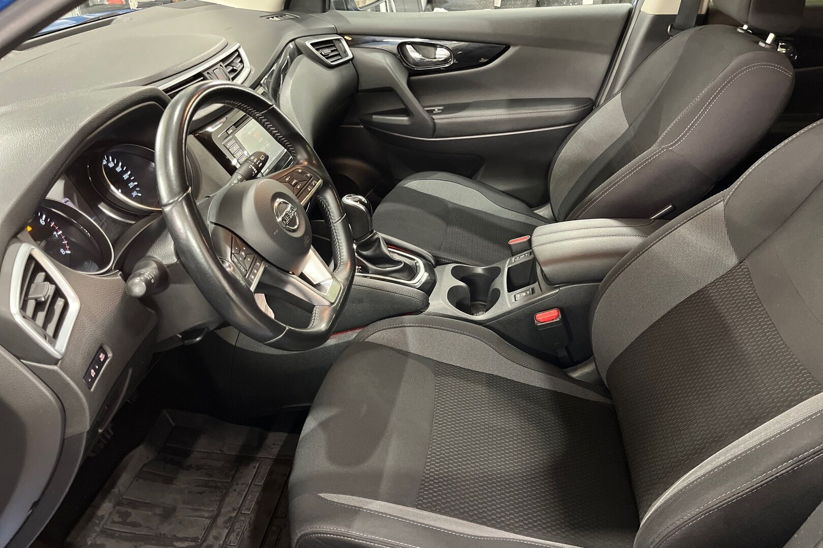 Nissan Qashqai iso kuva 7