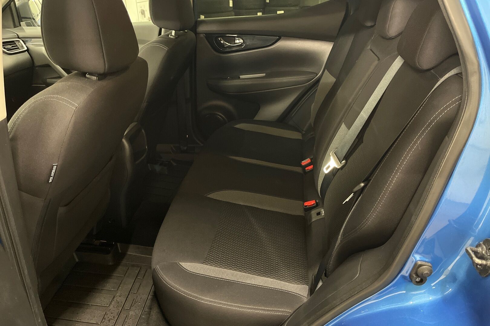 Nissan Qashqai iso kuva 8