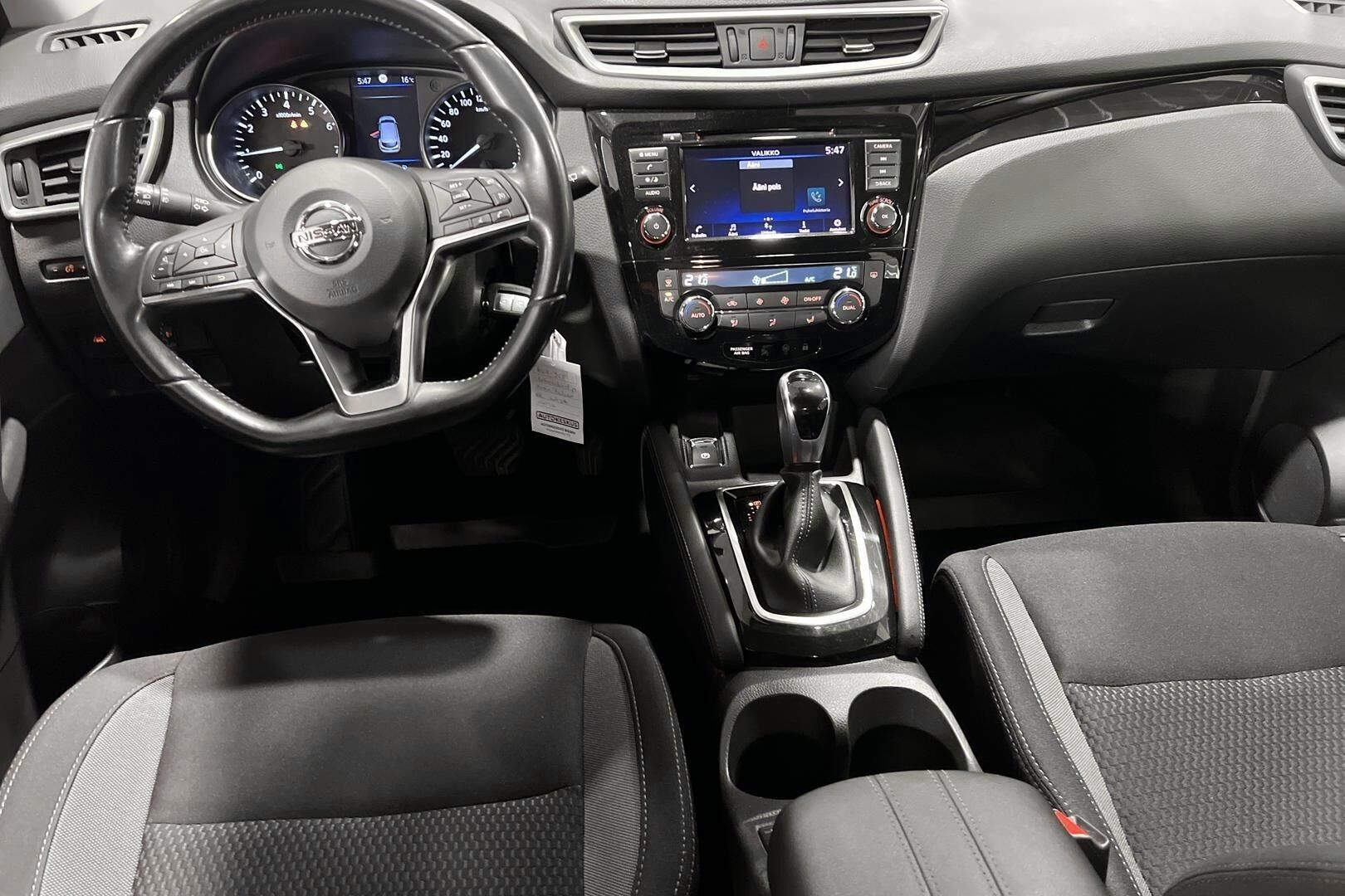Nissan Qashqai iso kuva 11