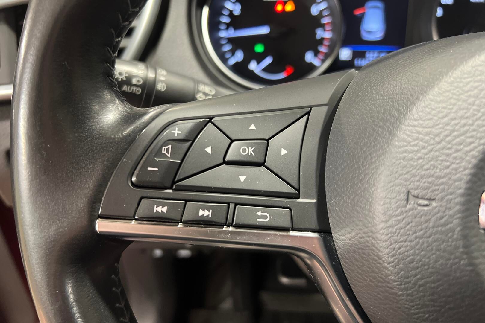 Nissan Qashqai iso kuva 15
