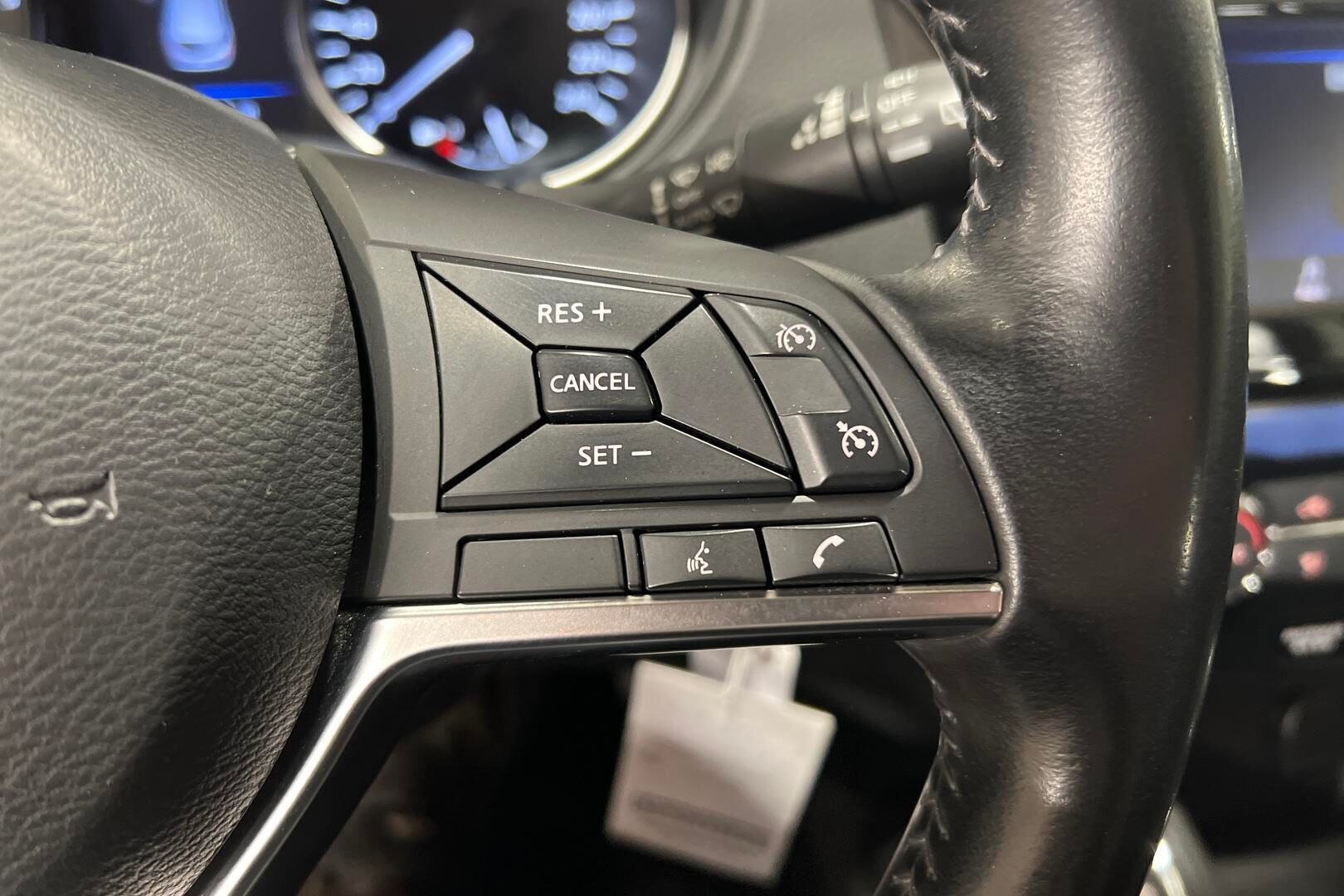 Nissan Qashqai iso kuva 16