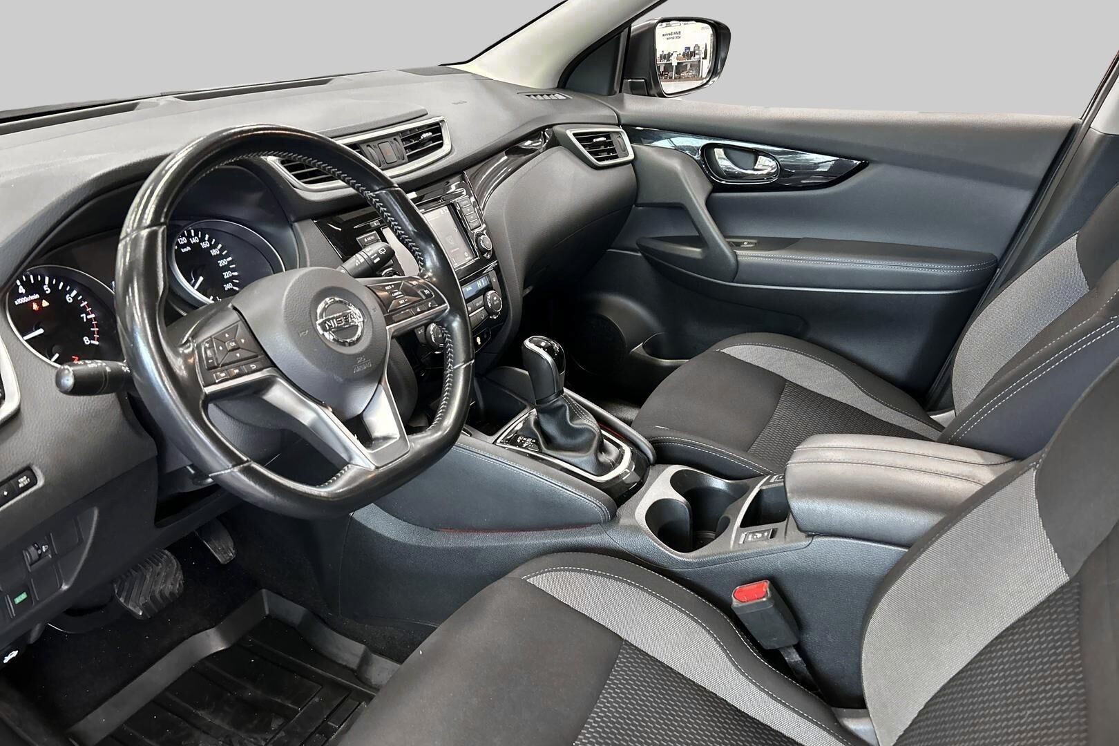 Nissan Qashqai iso kuva 9