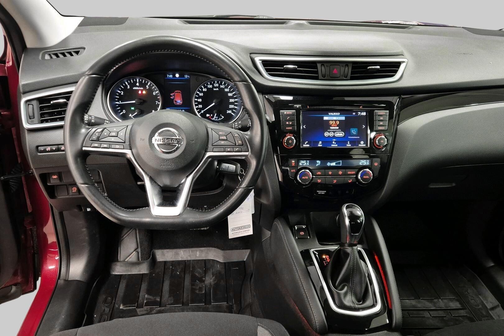 Nissan Qashqai iso kuva 11