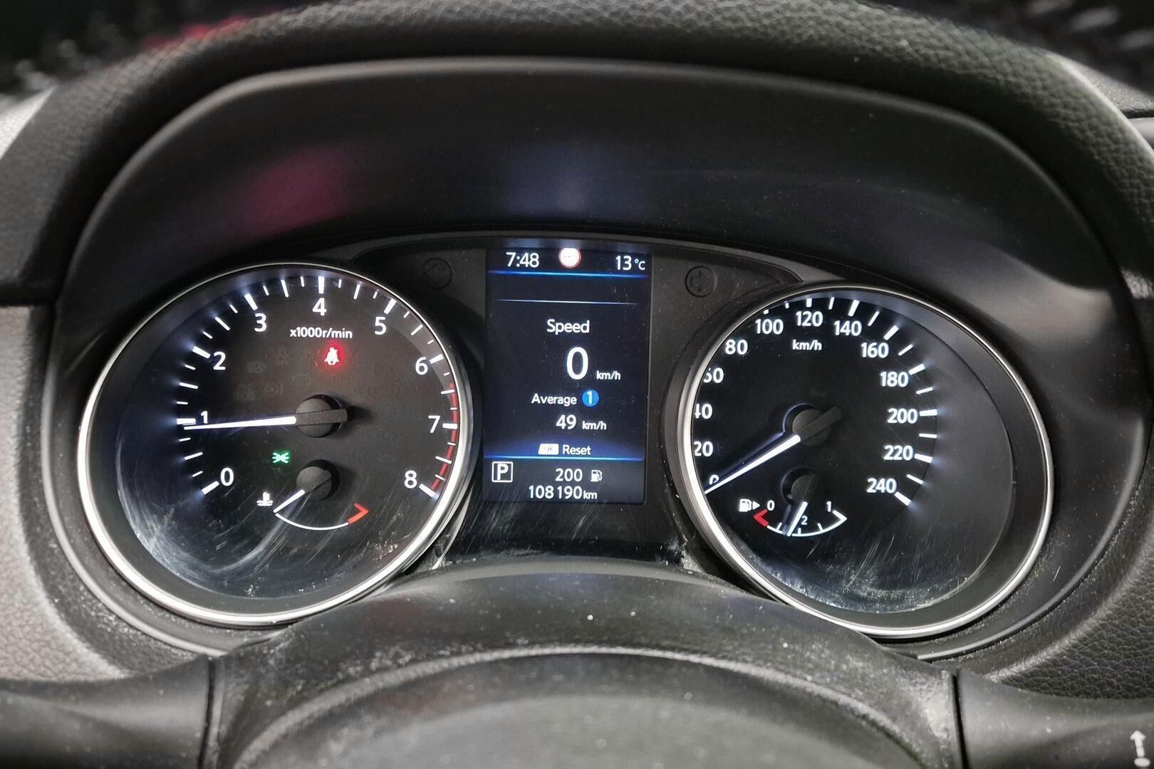 Nissan Qashqai iso kuva 14