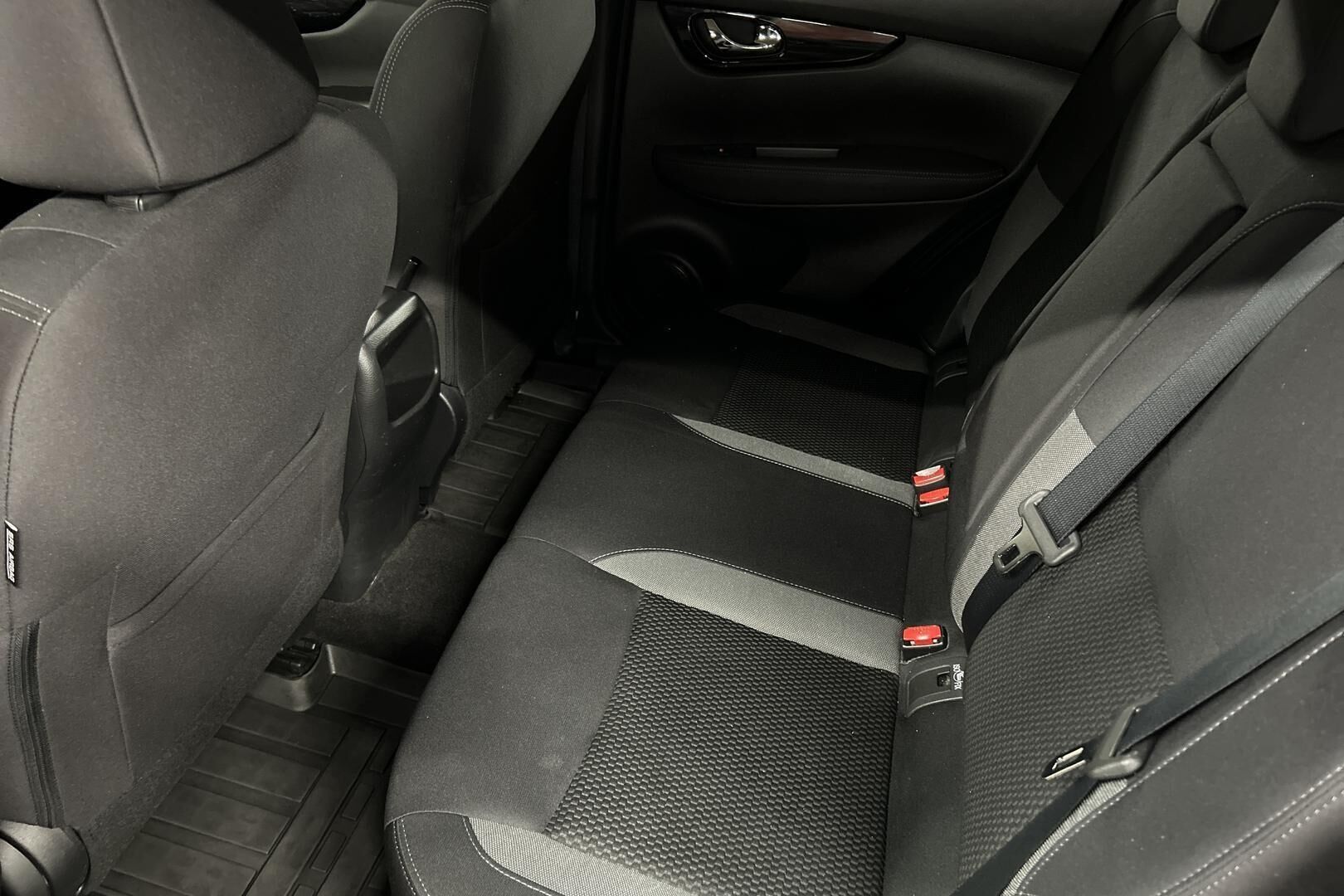 Nissan Qashqai iso kuva 10