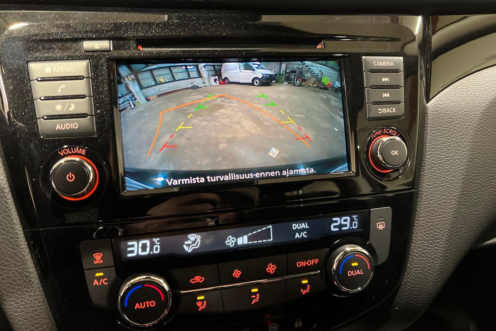 Nissan Qashqai iso kuva 16